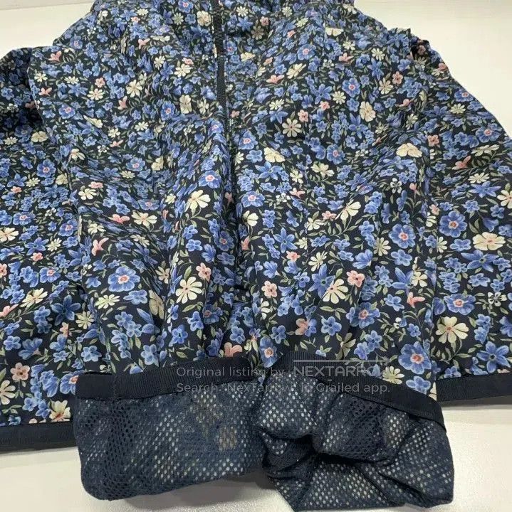 Moncler Moncler Floral Print Zip Hooded Jacket. Size US XXS / EU 40 - 8 Thumbnail