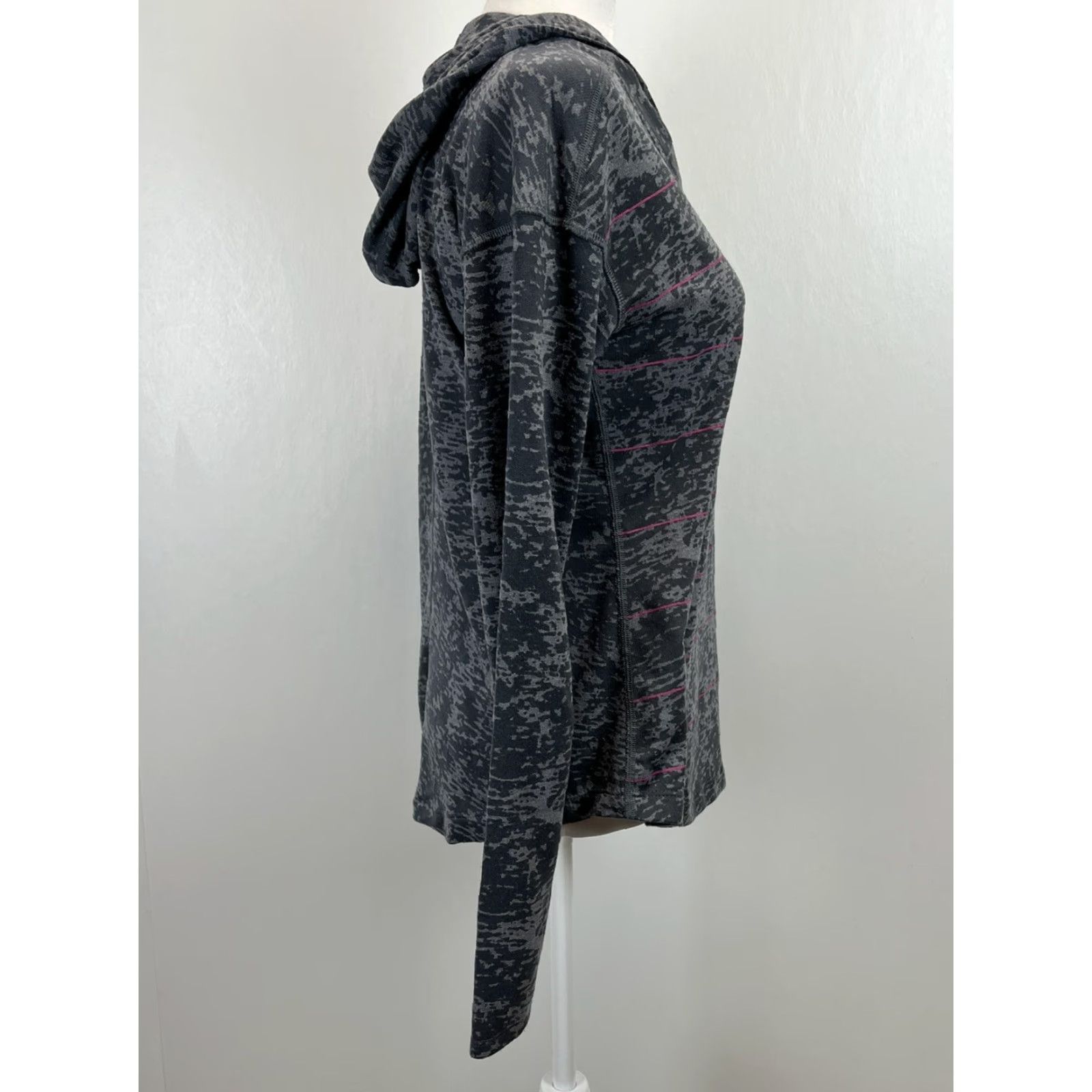 Mountain Hardwear Mountain Hardwear Pullover Hoodie Shirt Sz Medium Womens Slub Grey Lightweight Size M / US 6-8 / IT 42-44 - 4 Thumbnail