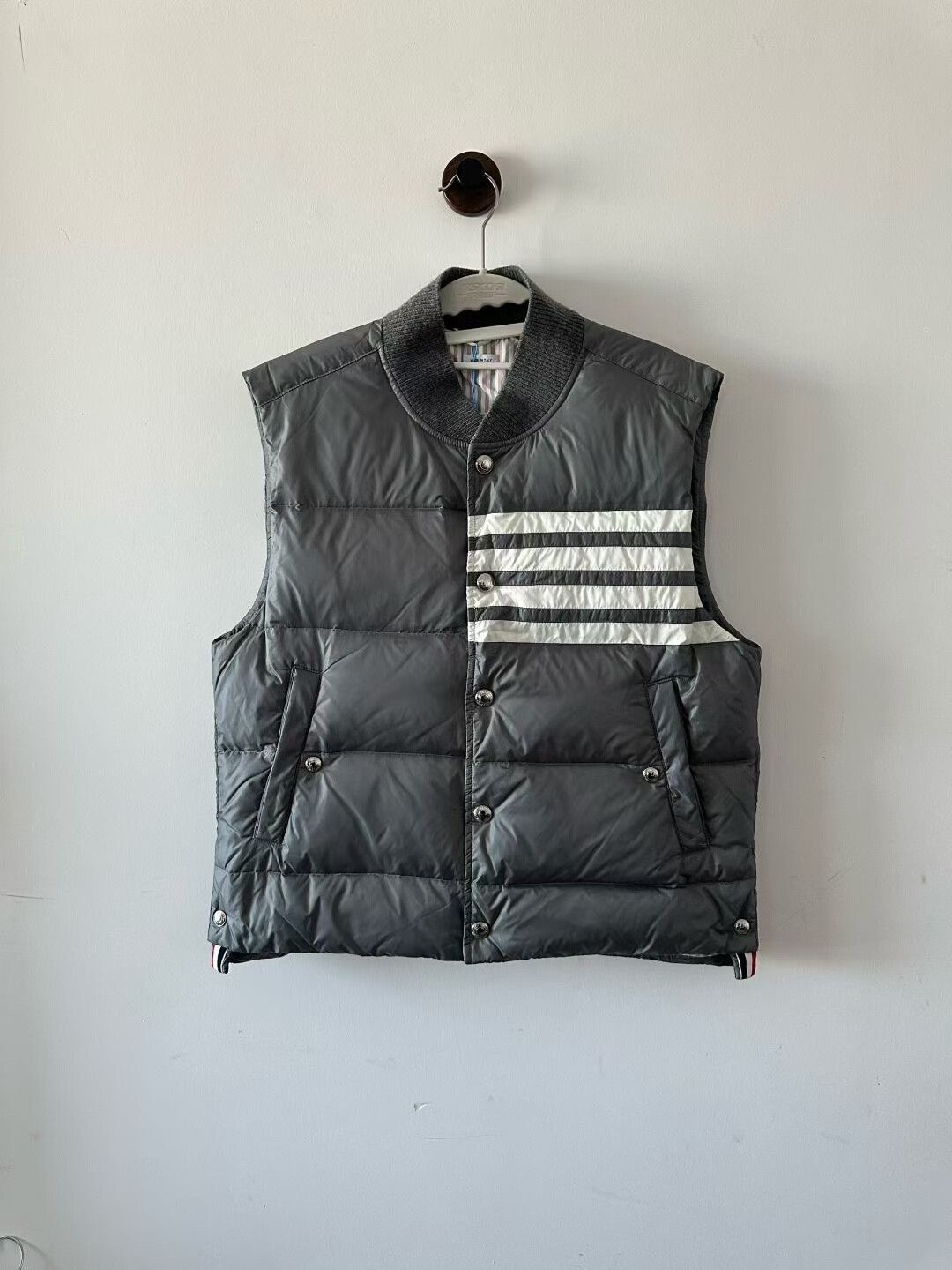 Thom Browne thom browne gray down vest size 2 Size US M / EU 48-50 / 2 - 1 Thumbnail