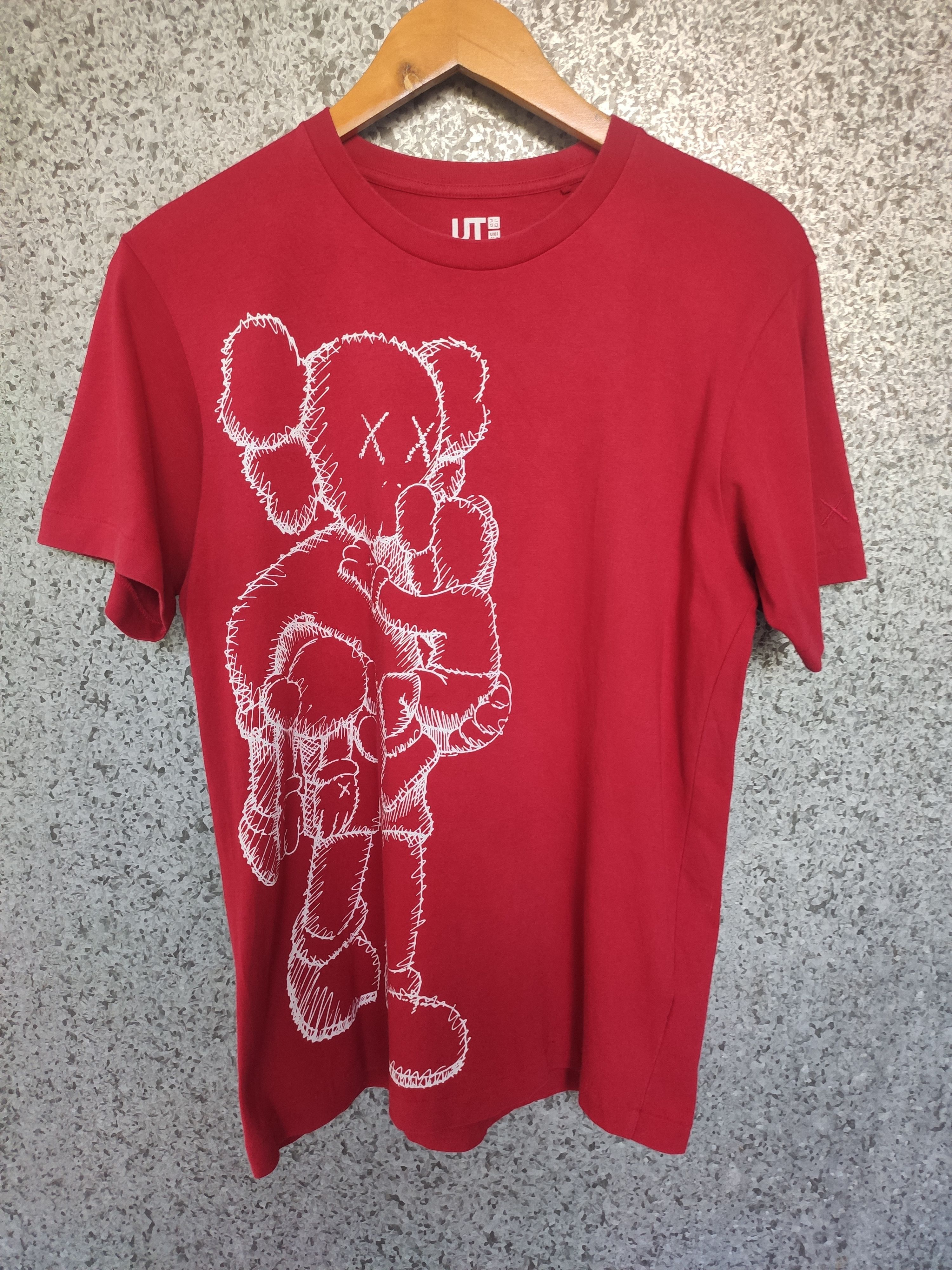 Kaws × Uniqlo 🔥 Uniqlo X Kaws t shirt Size US M / EU 48-50 / 2 - 1 Thumbnail