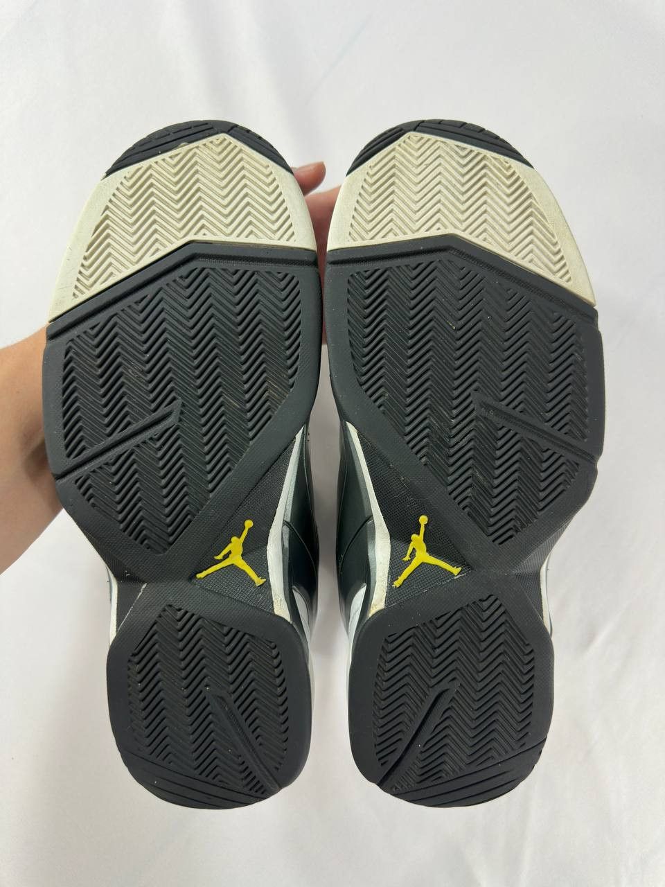 Nike Nike Air Jordan Jumpman Swift 'White Black' AT2555-100 Size US 12 / EU 45 - 13 Thumbnail