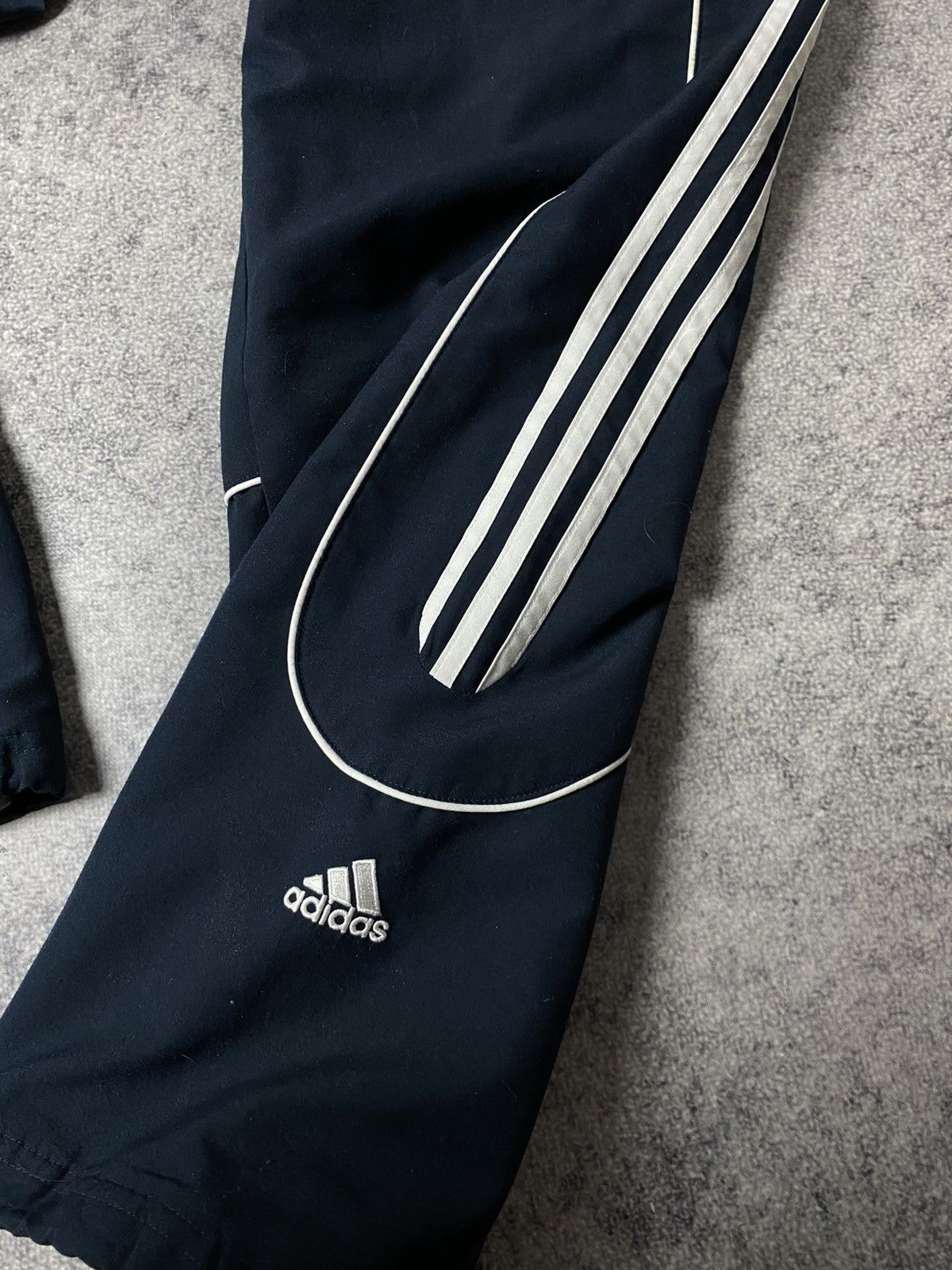 Adidas vintage adidas track suit jacket pants grey navi Size US L / EU 52-54 / 3 - 5 Thumbnail