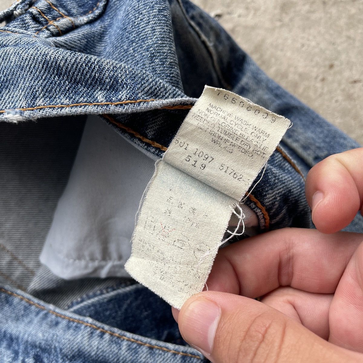 Jean × Levi's Vintage Clothing × Vintage Vintage Levi’s 519 Distressed Jeans Denim Pants Faded W32x29 Size US 32 / EU 48 - 10 Thumbnail