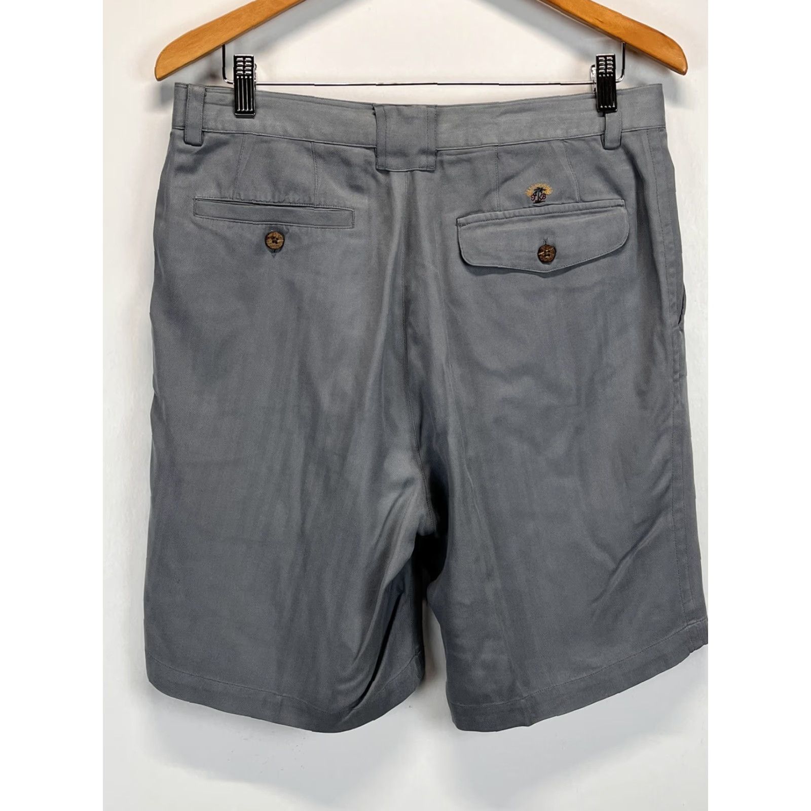Tommy Bahama Tommy Bahama Men’s 100% Silk Shorts Size 33 Gray Pleated GUC Sz Grey Chino Regular Silk Size US 33 - 2 Thumbnail