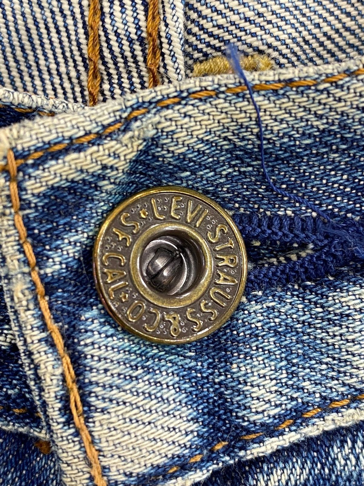 Levi's Levi’s Distressed Faded Wash Style Loose Jeans Size US 30 / EU 46 - 11 Thumbnail