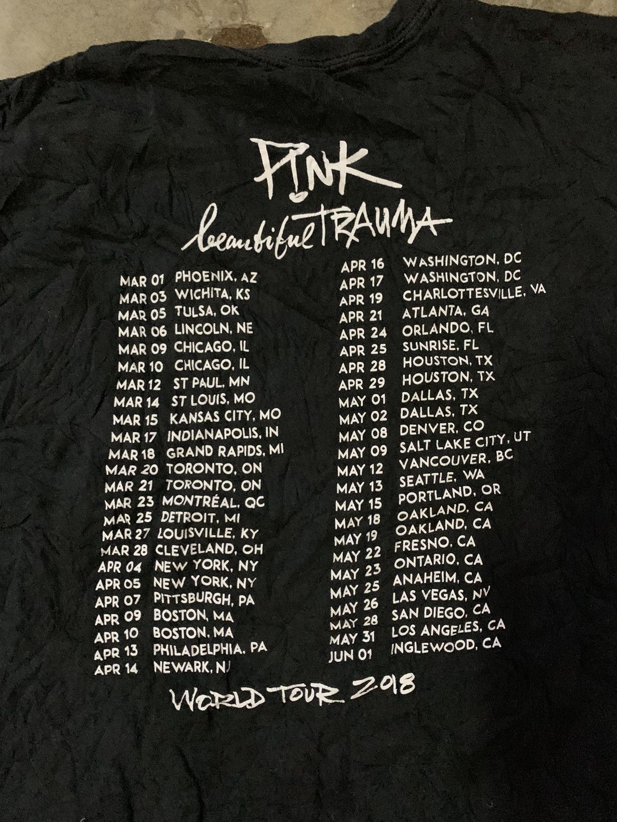 Pink Pink Beautiful Trauma World Tour 2018 Tee Size US XL / EU 56 / 4 - 5 Thumbnail