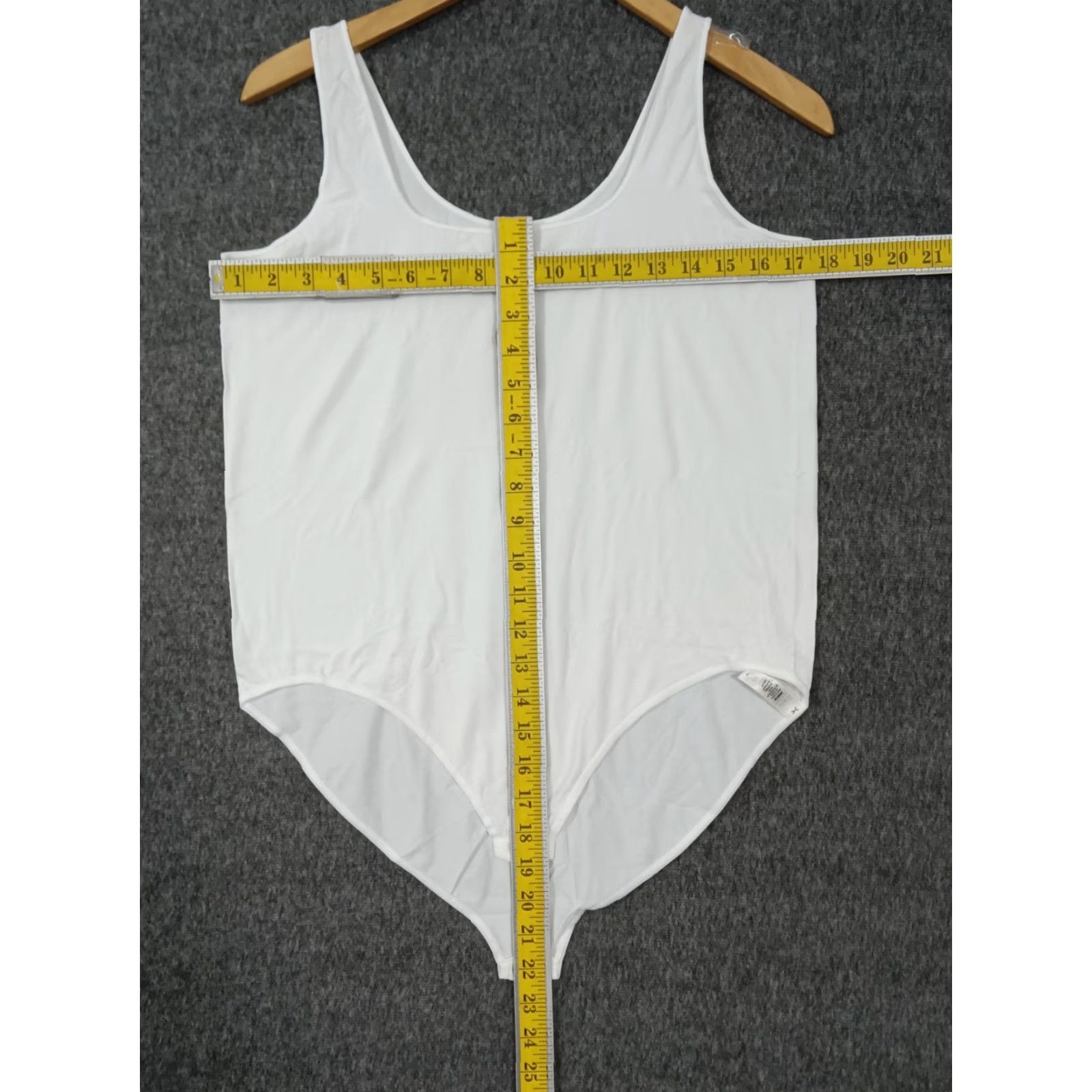 SKIMS SKIMS Women's Essential Scoop Neck Bodysuit 4X Color White Size XXL / US 16-18 / IT 52-54 - 4 Thumbnail