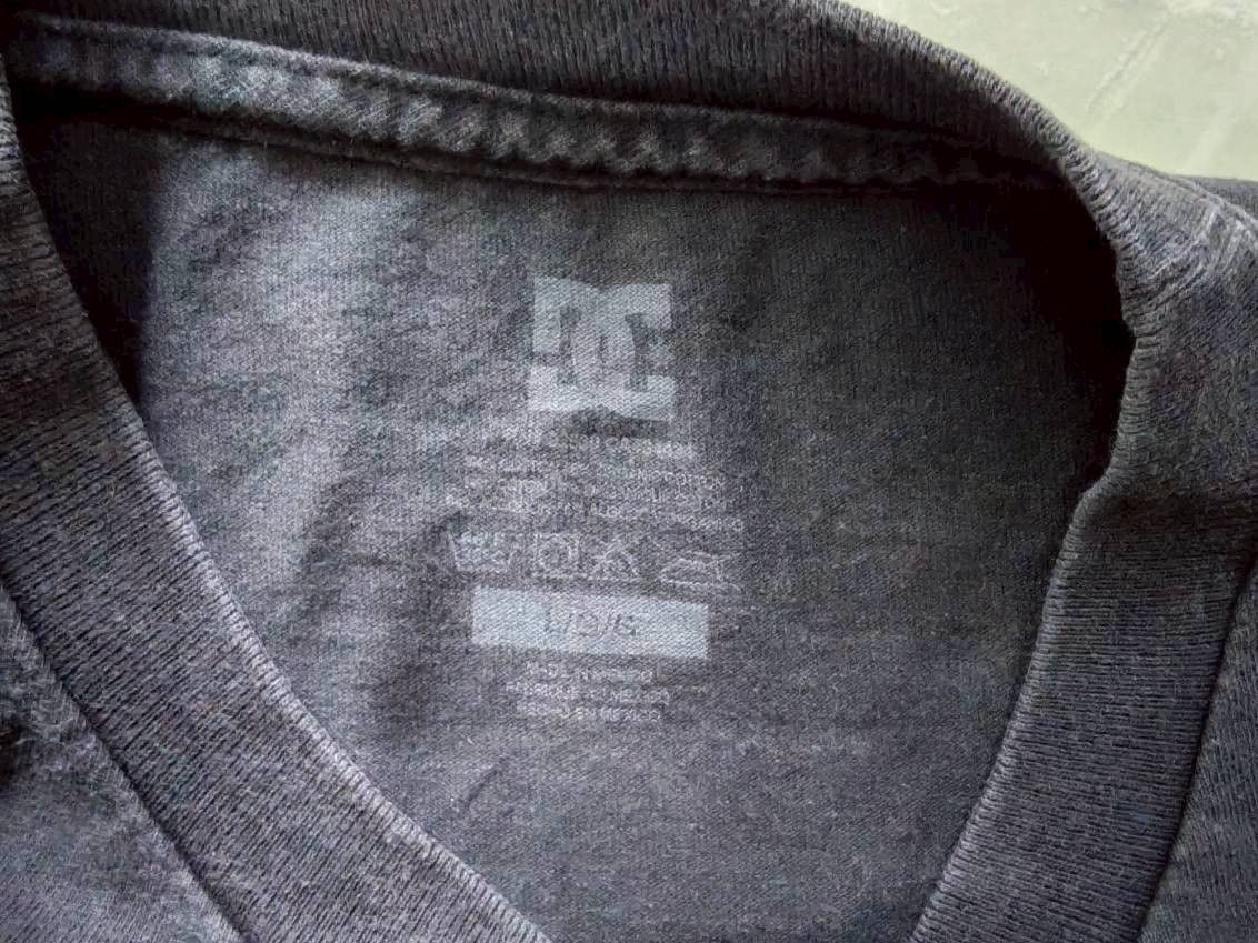 DC 00's dc skateboard brand logo vintage t shirt 18/24 Size US S / EU 44-46 / 1 - 3 Thumbnail