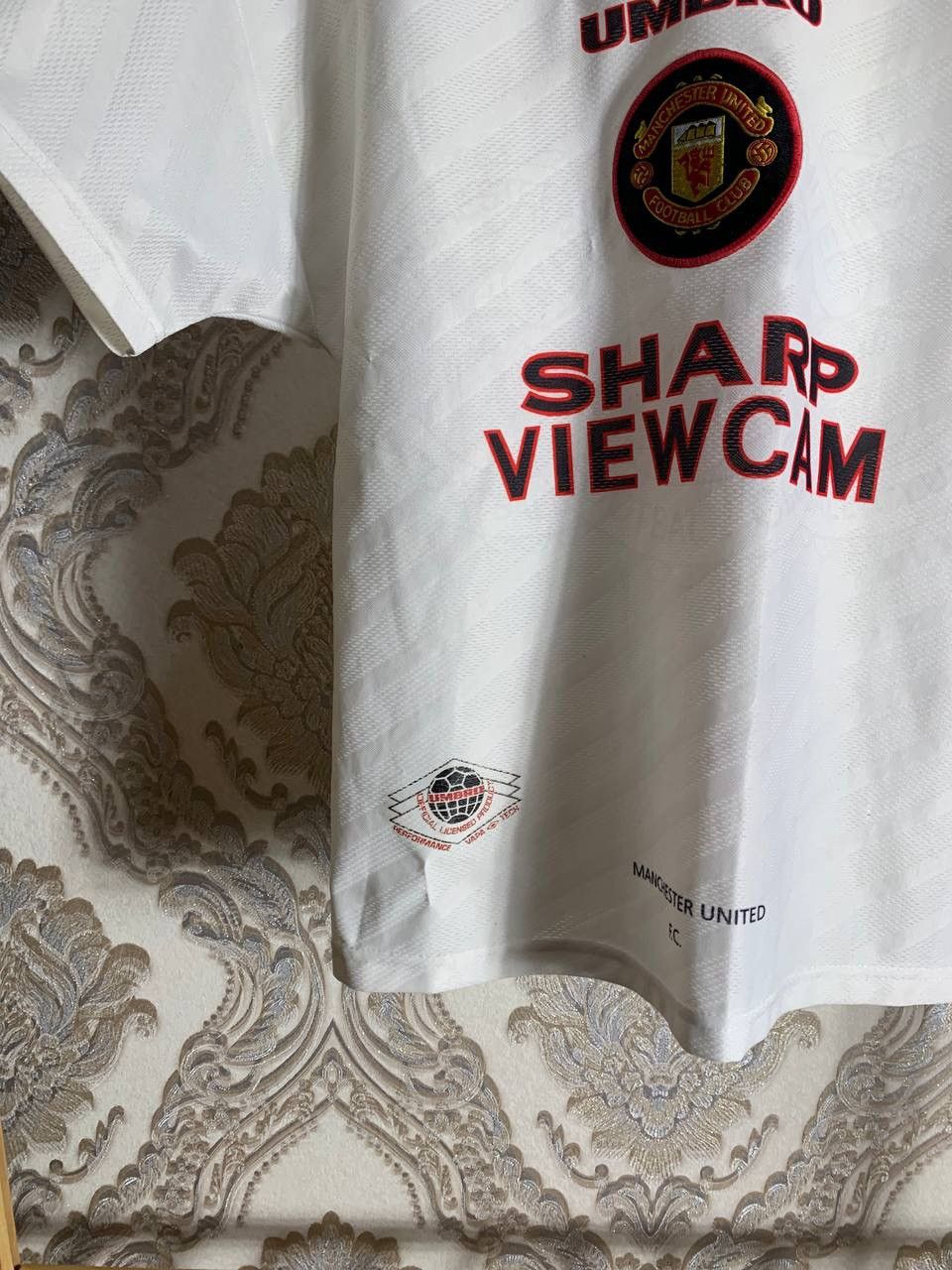 Umbro × Vintage VERY RARE UMBRO FC MANCHESTER UNITED ENGLAND SOCCER JERSEY Size US XS / EU 42 / 0 - 14 Thumbnail