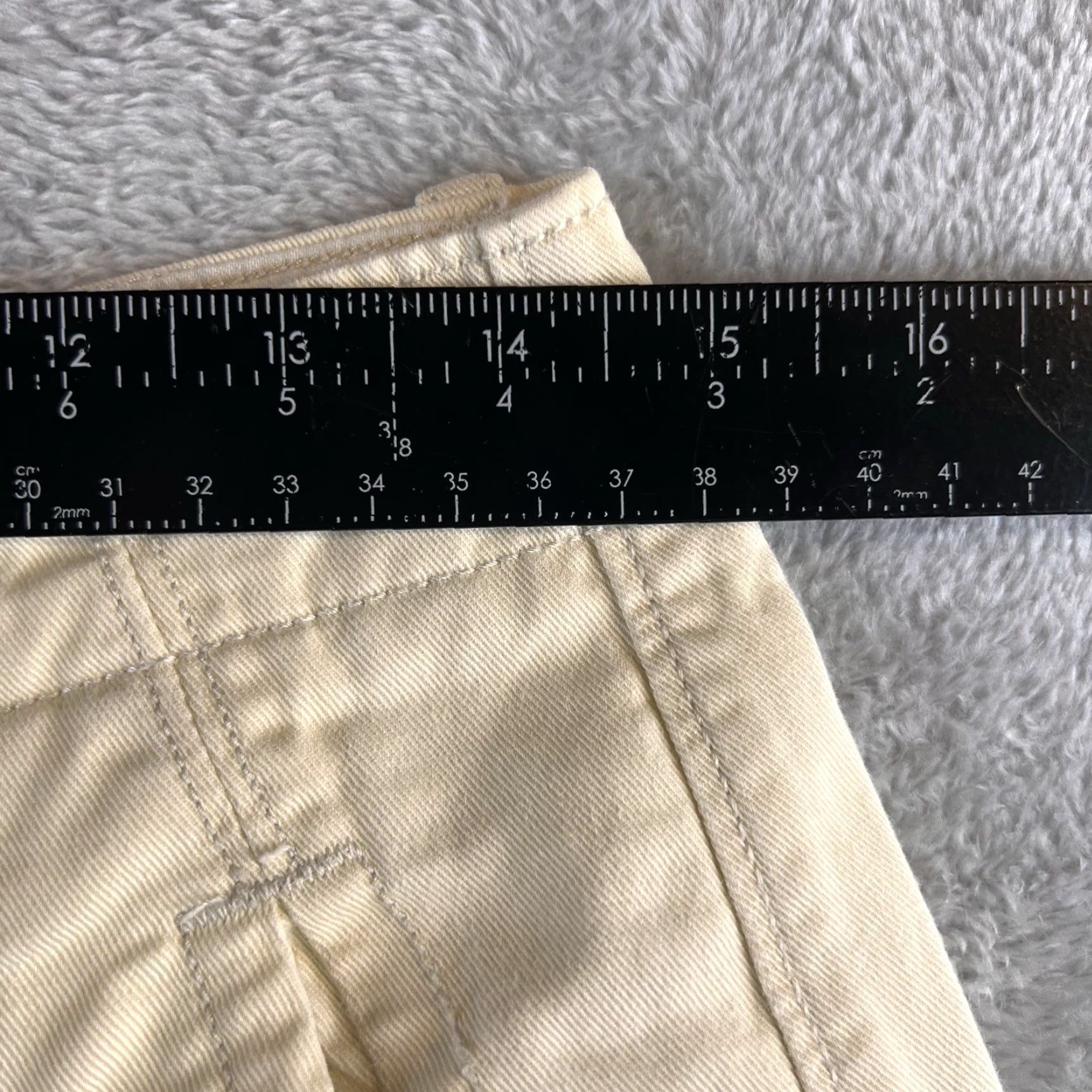 Levi's Levi's Cargo Shorts Mens 29 Ivory Cotton Canvas Flat Front Zip Pocket Read Casual Distressed 10" Inseam Regular Rise 10-12in 29x10" Ivory Size US 29 - 3 Thumbnail