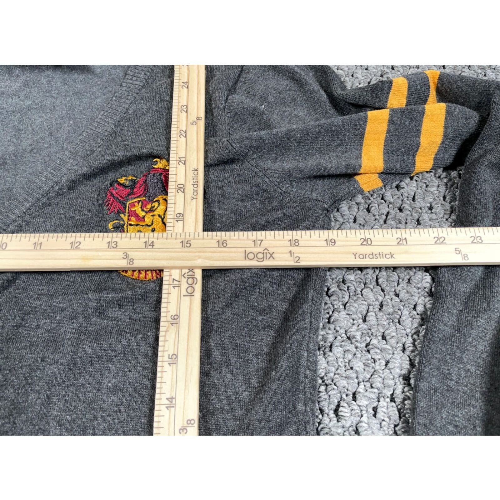 Vintage Harry Potter Gryffindor Varsity Cardigan Women's XL Gray Sweater Crest Patch Size XL / US 12-14 / IT 48-50 - 5 Thumbnail