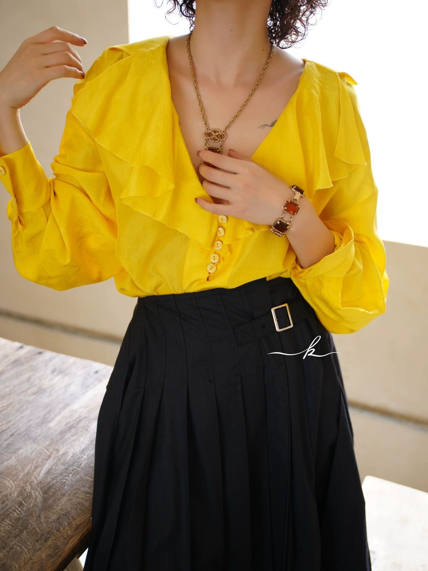 Chanel Chanel Vintage Yellow Silk Drop-Shoulder Oversized Shirt Size ONE SIZE - 5 Thumbnail