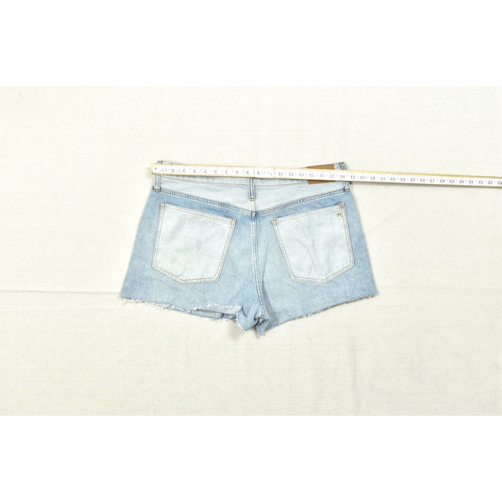 Madewell Madewell Relaxed Denim Shorts Size 33 Light Wash Raw Hem Two Tone Back Pockets Shirt Womens Regular Blue Summer 3 in Inseam Size 24" / US 00 / IT 34 - 3 Thumbnail
