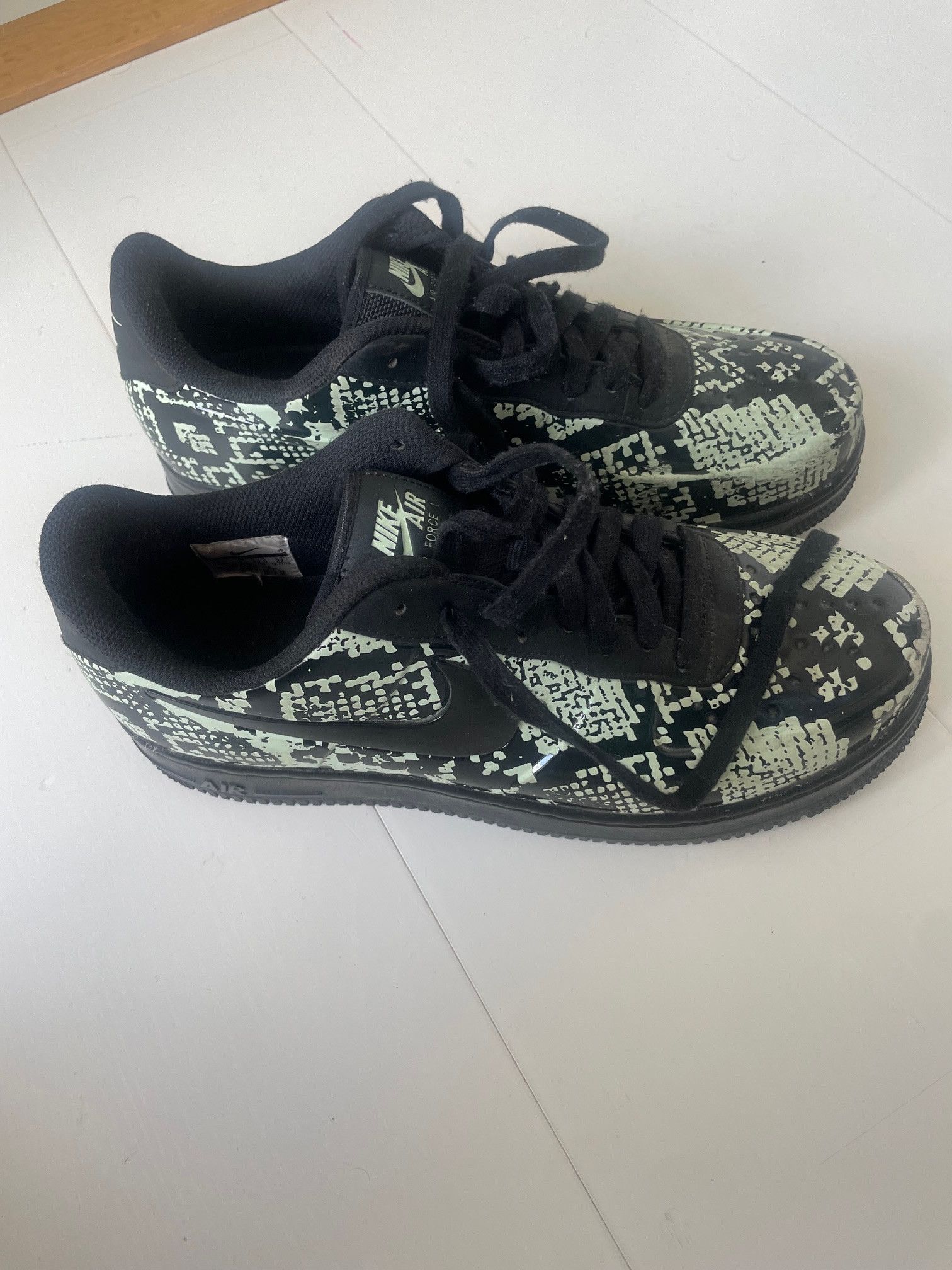 Air Force 1 foampostie retailer pro cup snake skin