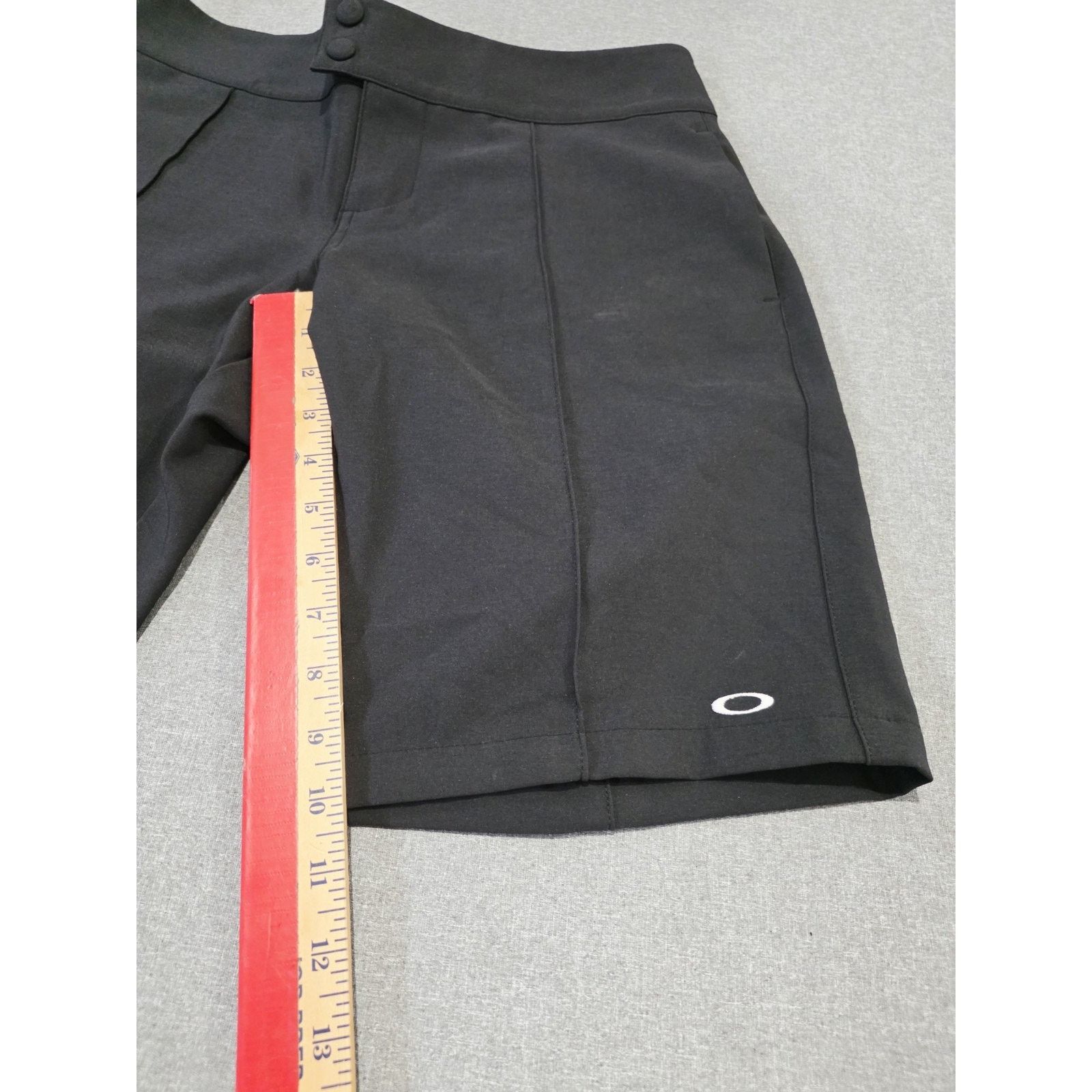 Oakley Oakley Women's Board Golf Bermuda Shorts Black Athleisure 6 Size 28" / US 6 / IT 42 - 2 Thumbnail