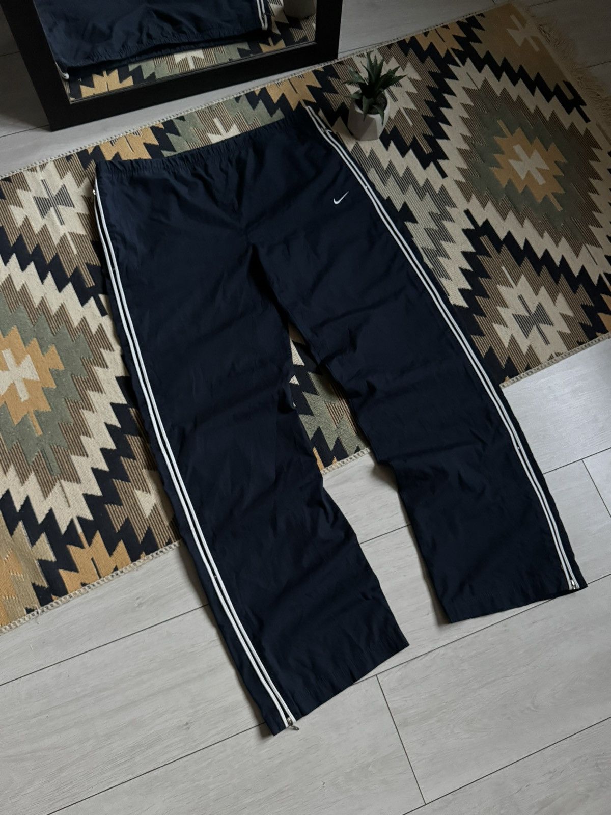 Nike Vintage Nike Nylon Y2K Swoosh Baggy Pants Size US 34 / EU 50 - 3 Thumbnail