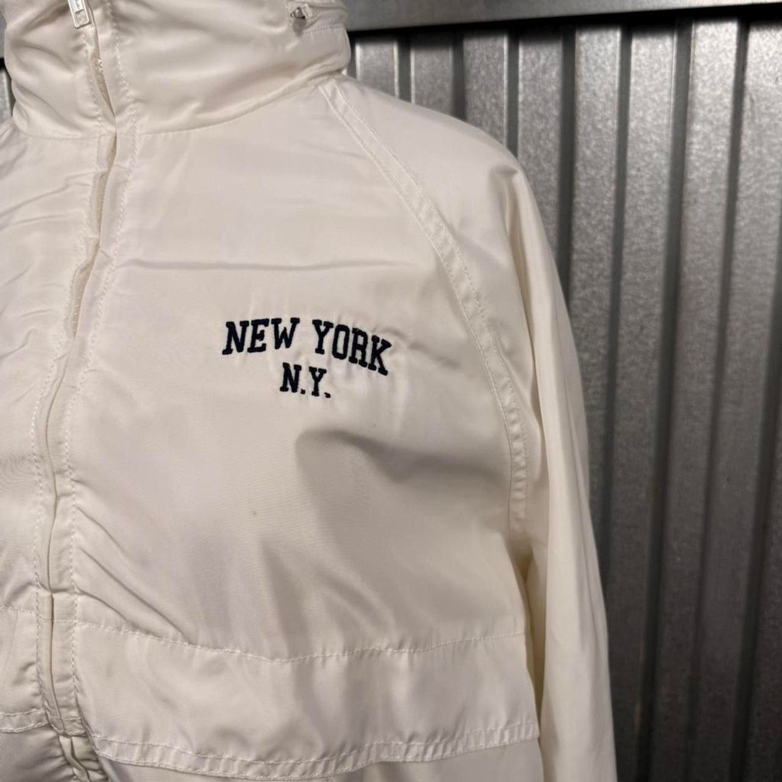 Brandy Melville John galt new york cream windbreaker jacket Size XL / US 12-14 / IT 48-50 - 2 Thumbnail