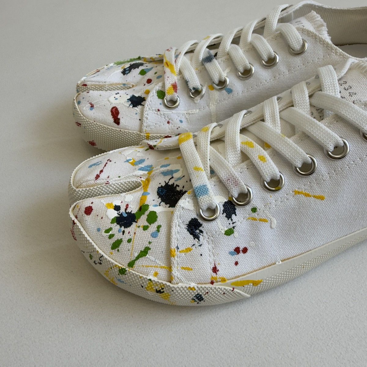 Maison Margiela S/S 19 ‘Paint Splat’ Canvas Tabi Sneakers Size US 7 / IT 37 - 3 Thumbnail