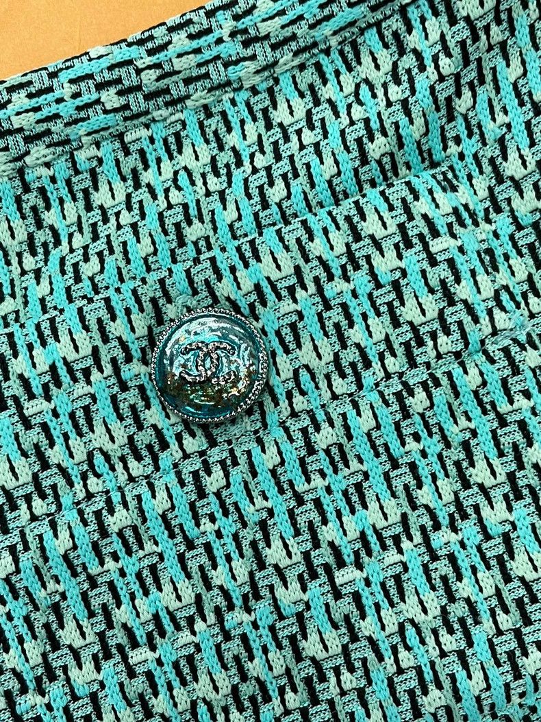 Chanel Chanel 25C Early Spring Vacation Series Green Tweed Shorts Size 25" / US 0 / IT 36 - 2 Thumbnail