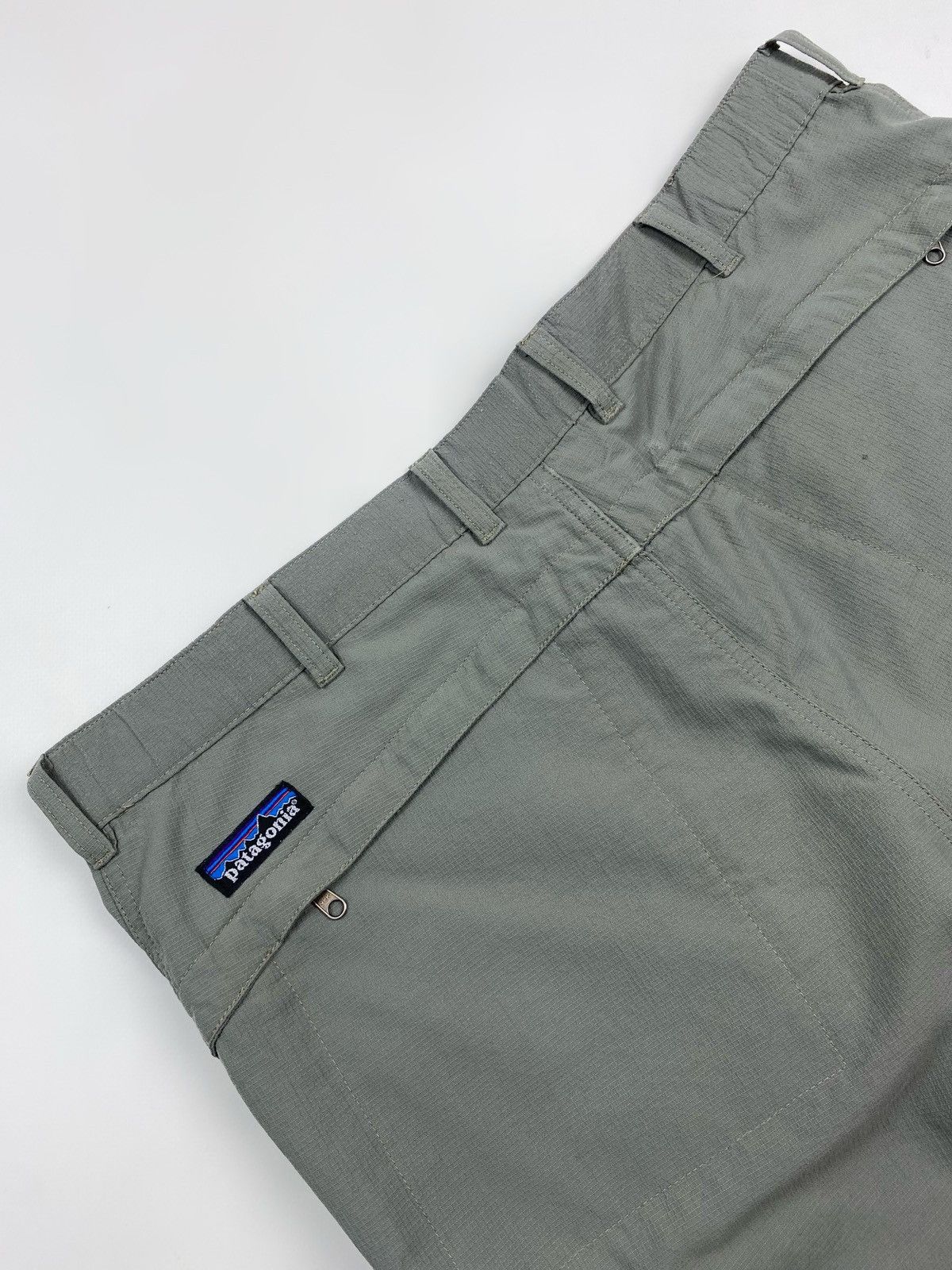 Patagonia 2000’s Distressed Patagonia Ripstop Nylon Hiking Pants Size US 36 / EU 52 - 12 Thumbnail