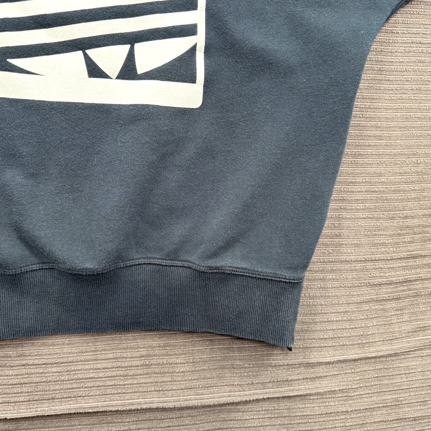 Adidas Adidas Sweatshirt Mens Small Black Trefoil Logo Crewneck Zip Hem Pullover Graphic Print All Seasons 90s Retro Logo Mens Size US S / EU 44-46 / 1 - 7 Thumbnail