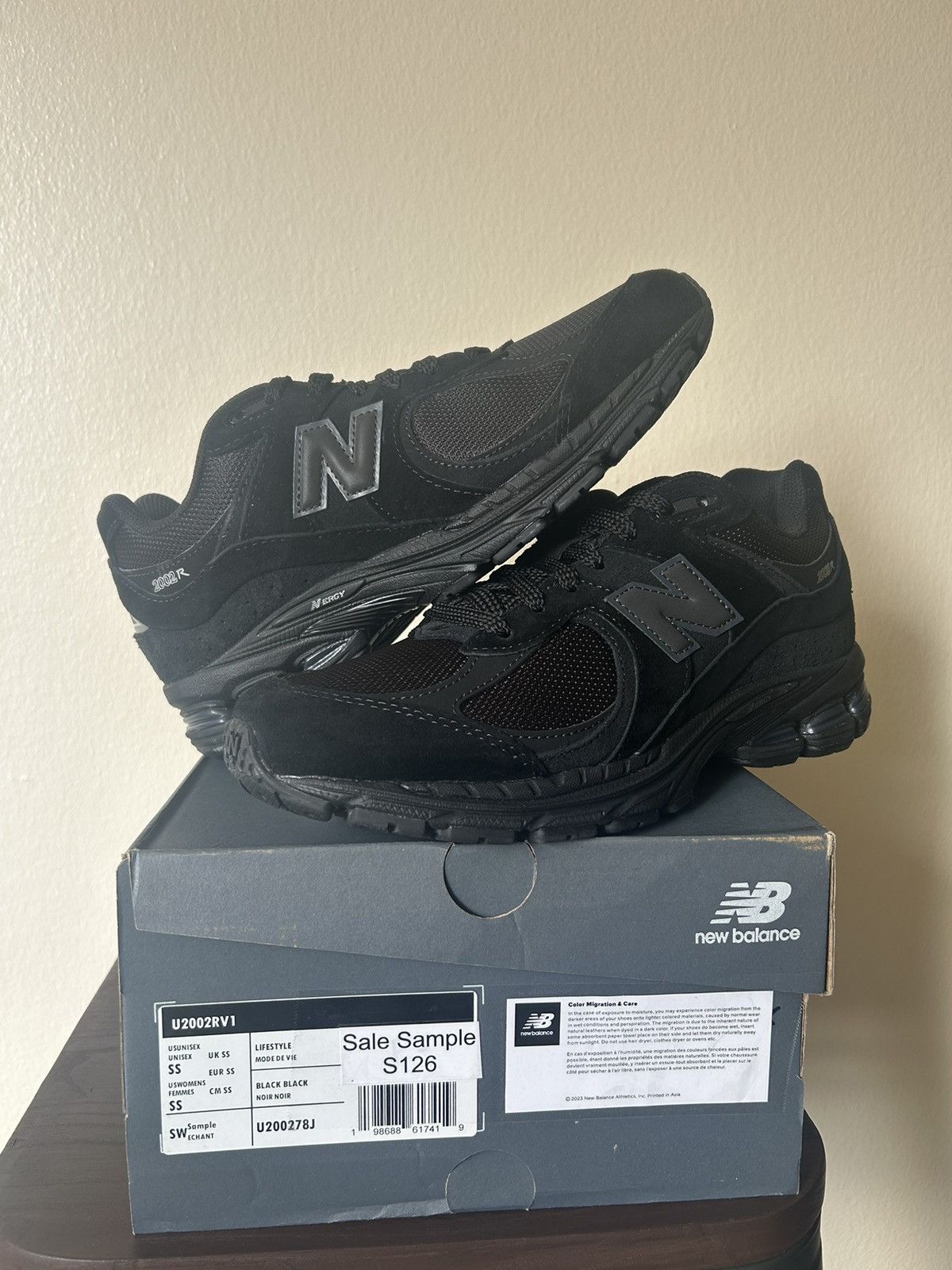 New Balance New Balance 2002R Sneaker Size US 9 / EU 42 - 1 Thumbnail