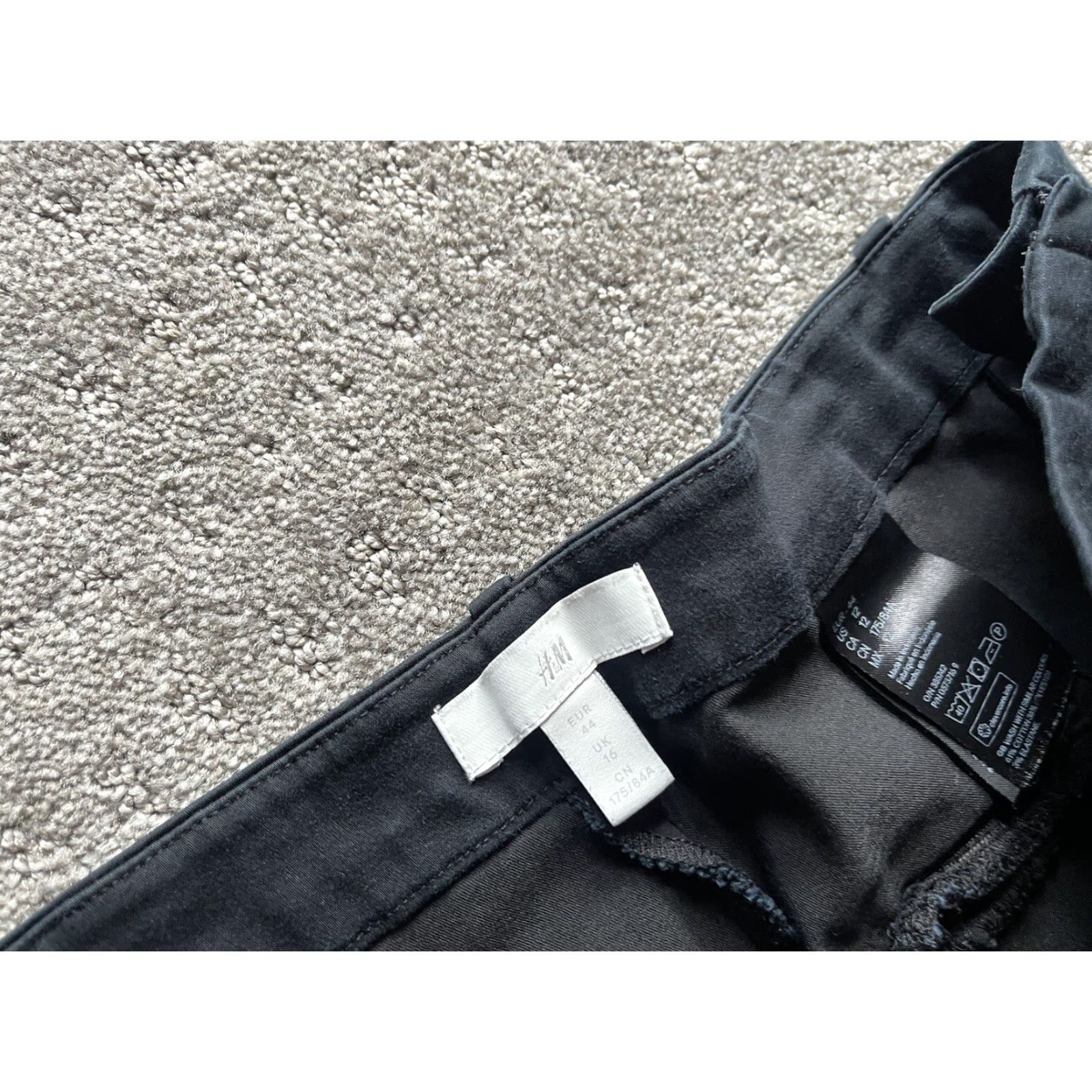 H&M H&M Dress Pants Women 14 Black Ankle Zip Pull-On Side Zip Regular Fit Business Casual Trousers Women Size 36" / US 14 / IT 50 - 5 Thumbnail