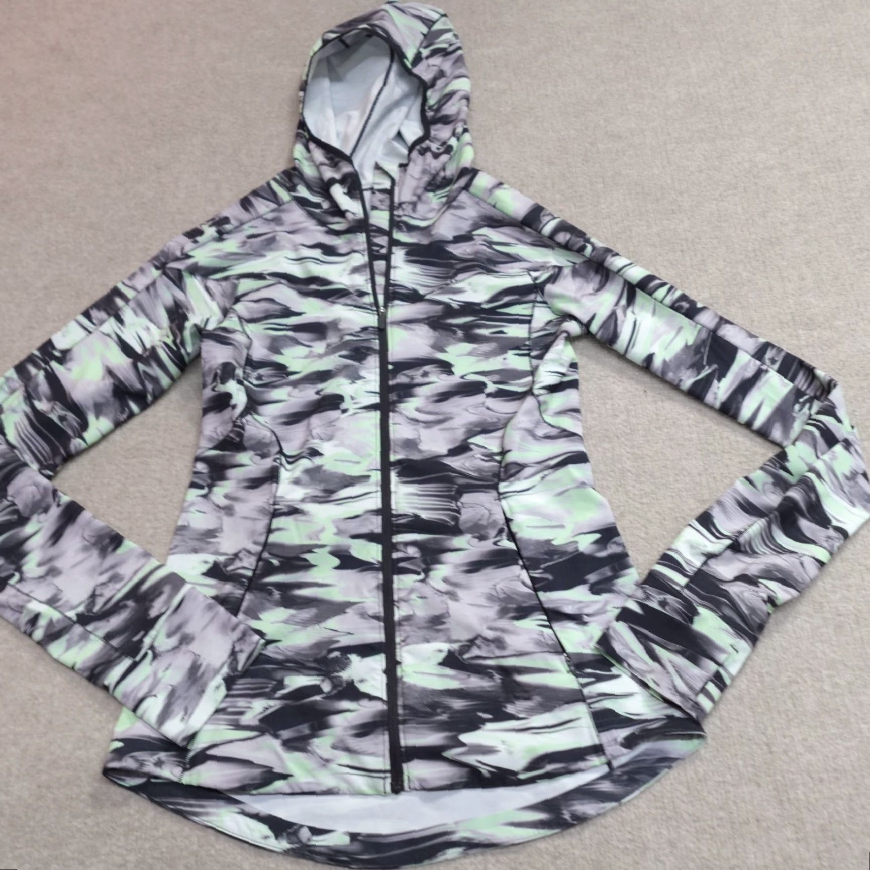 Lululemon Lululemon Jacket Womens Small Gray Camo Full Zip Windbreaker Hooded City Activewear SHD Womens Regular Split Zip Size S / US 4 / IT 40 - 3 Thumbnail