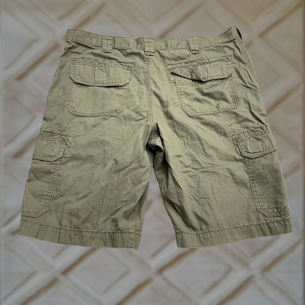 Eddie Bauer Eddie Bauer Cargo Shorts Mens 40 Army Green 100% Cotton Pockets Outdoor Casual Cargo Shorts Mens 40 Green Casual Outdoors Men Size US 40 / EU 56 - 1 Thumbnail
