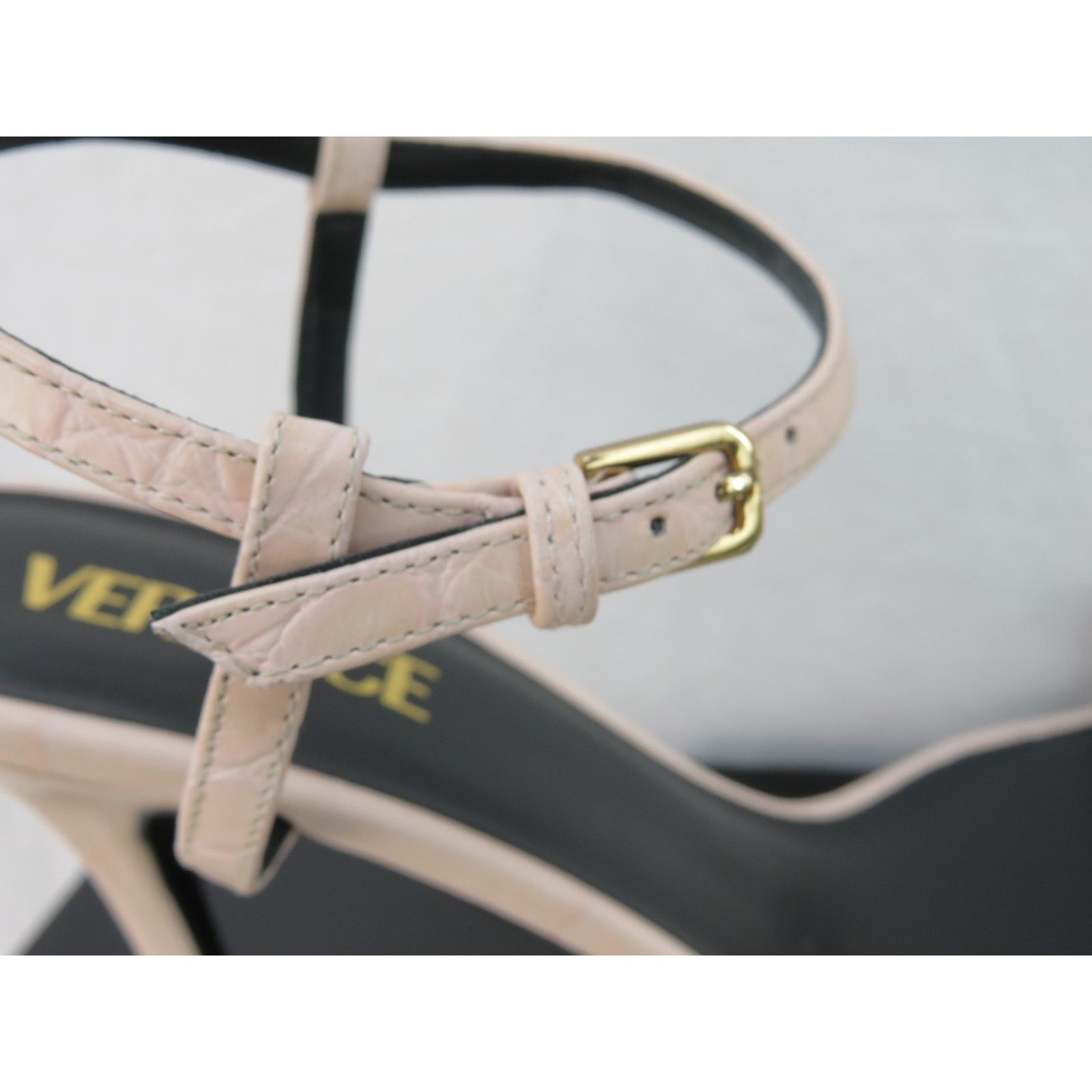 Versace VERSACE SOFT PINK LEATHER MEDUSA HEAD LOGO SANDALS PUMPS 40 Size US 10 / IT 40 - 8 Thumbnail