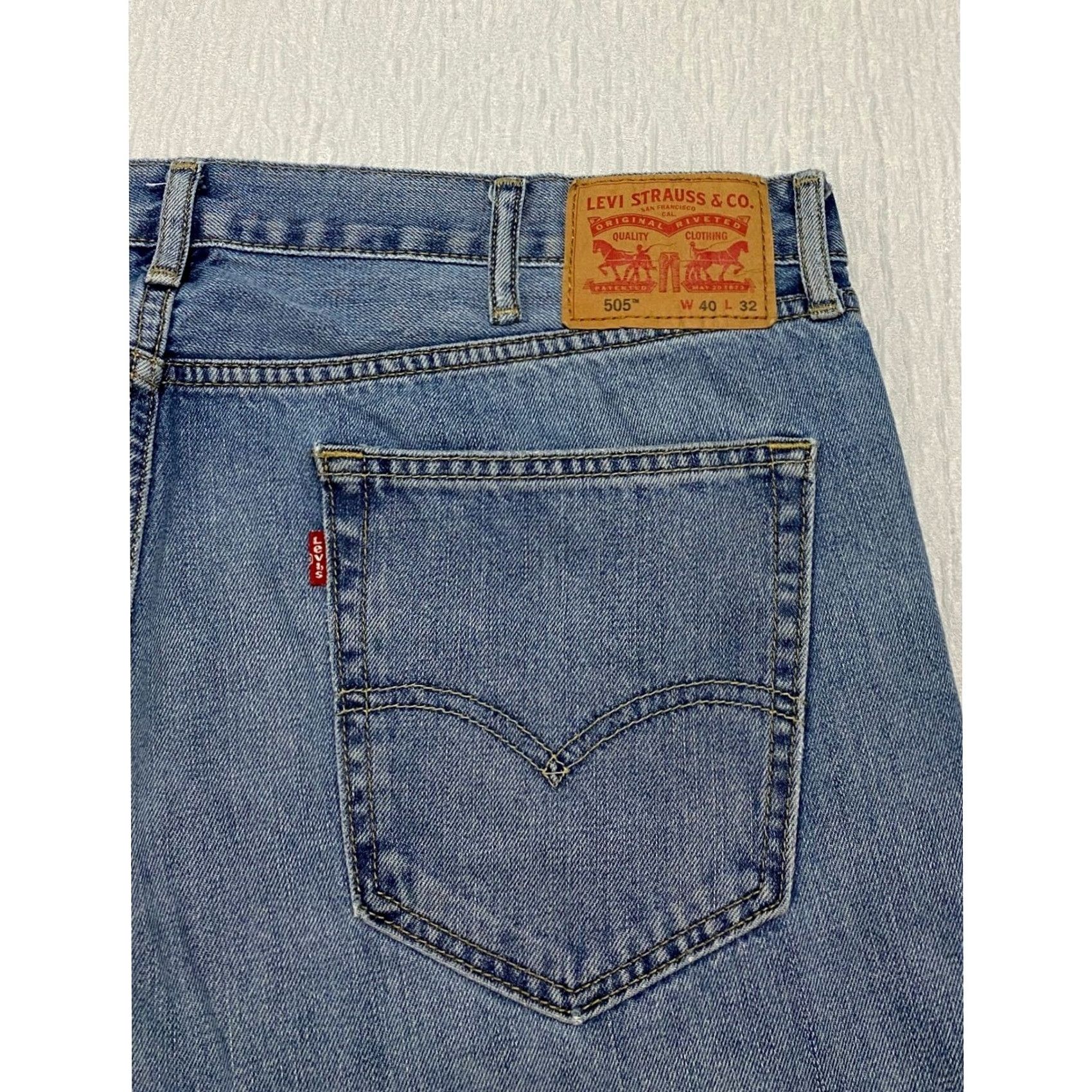 Levi's Levi’s 505 Jeans Regular Fit 40x32 Blue Denim Light Wash Straight 5-Pocket Men” Size US 40 / EU 56 - 3 Thumbnail