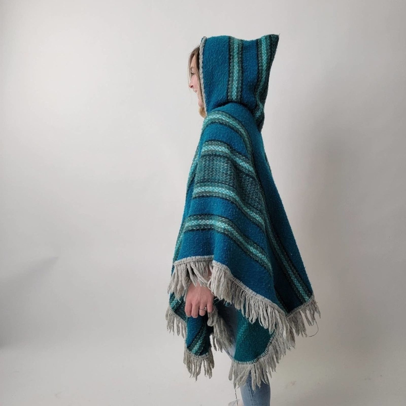Vintage One of a Kind 70's Mod Knit Fringe Poncho Shrug Size ONE SIZE - 9 Thumbnail