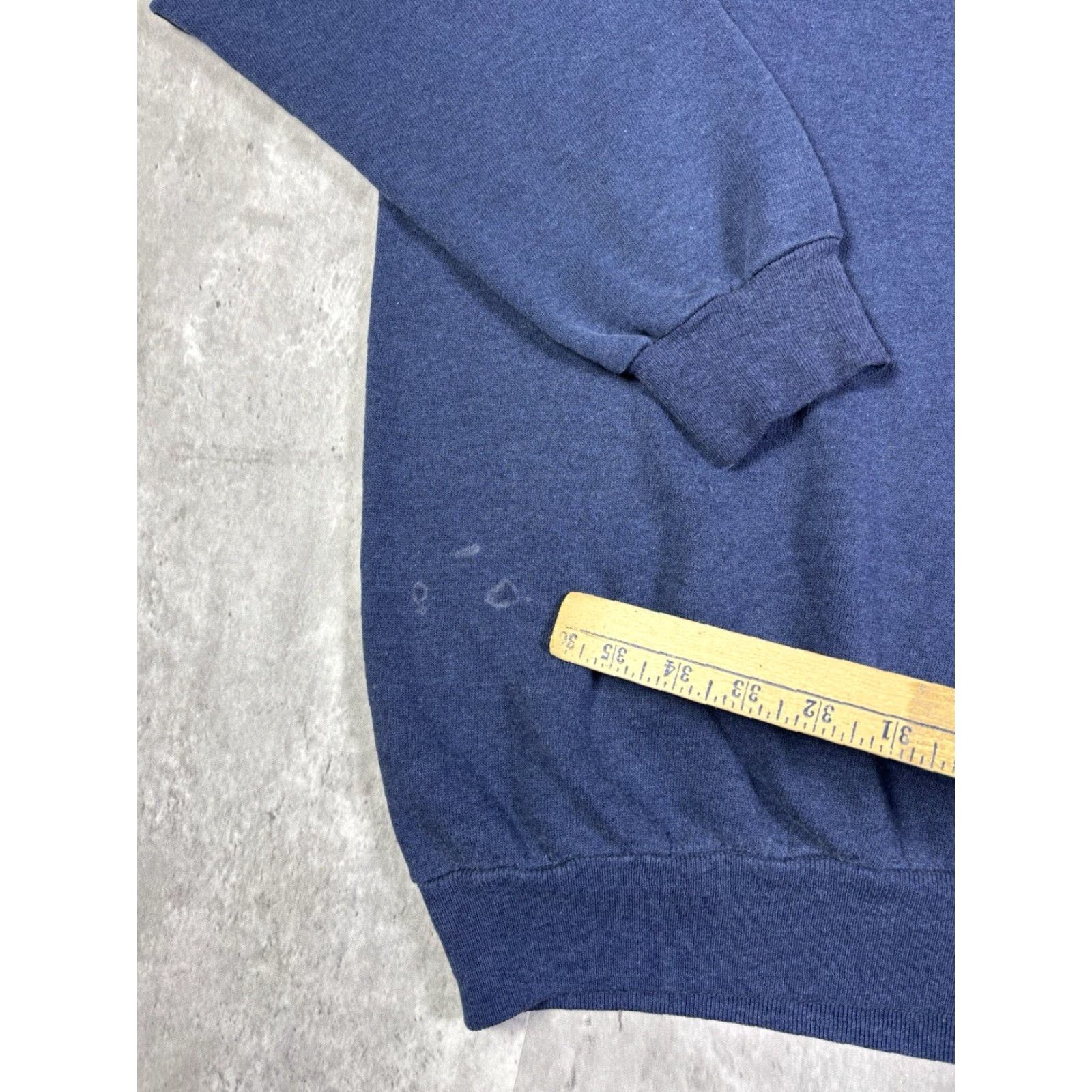 Penn VINTAGE Penn State Blue Raglin Pullover Sweatshirt Crewneck M Navy Blue University 80s 90s Graphic Print Mens Size US M / EU 48-50 / 2 - 8 Thumbnail