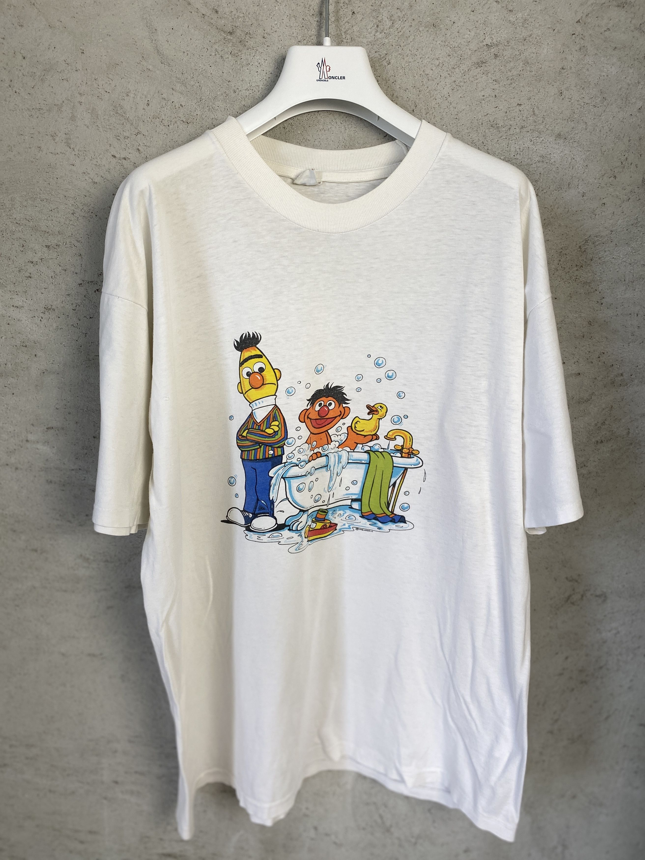 Vintage Vintage Sesame Street printed t-shirt tee 90s Size US XL / EU 56 / 4 - 1 Thumbnail