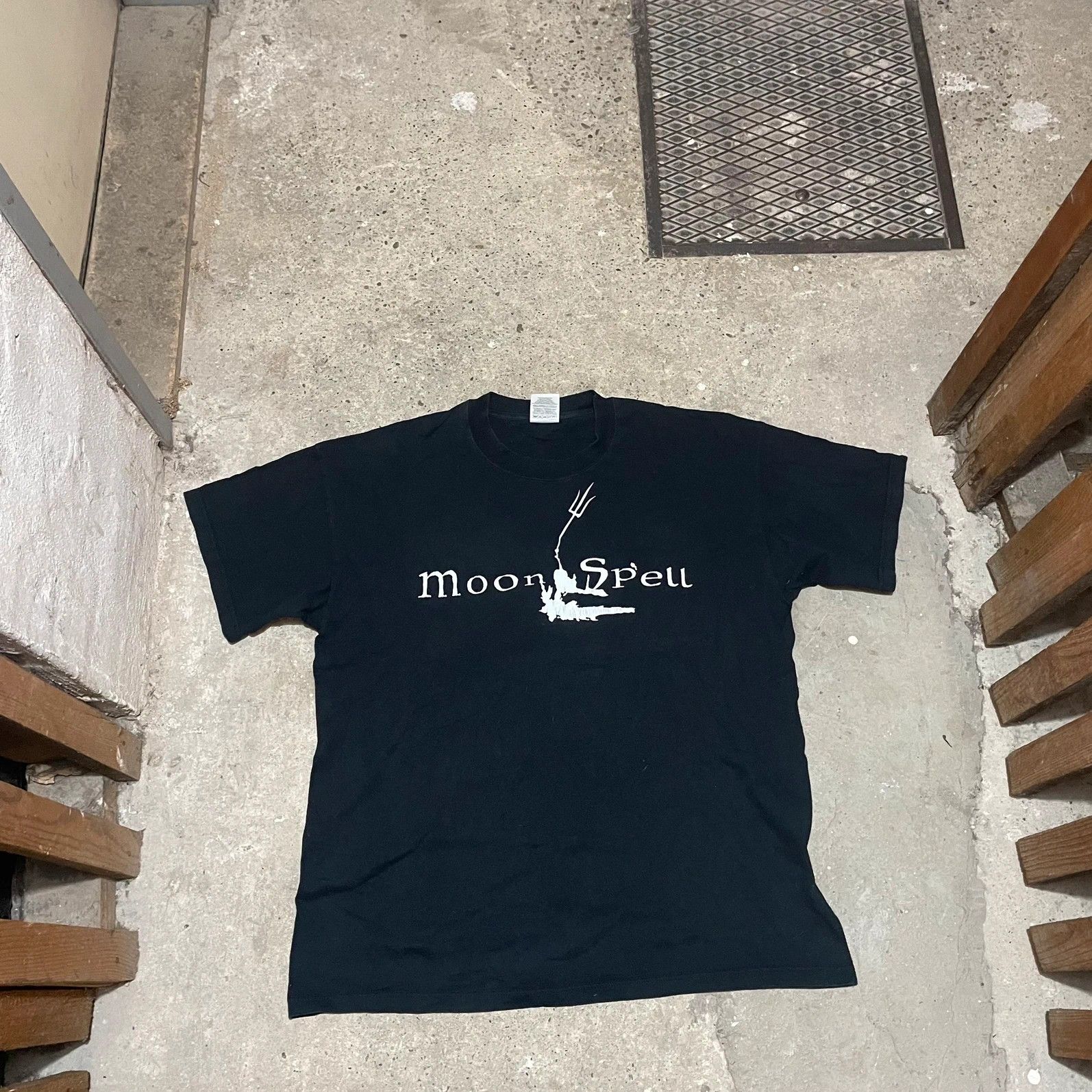 Band Tees Vintage moonspell 90s t-shirt screen stars merch Size US XL / EU 56 / 4 - 1 Thumbnail