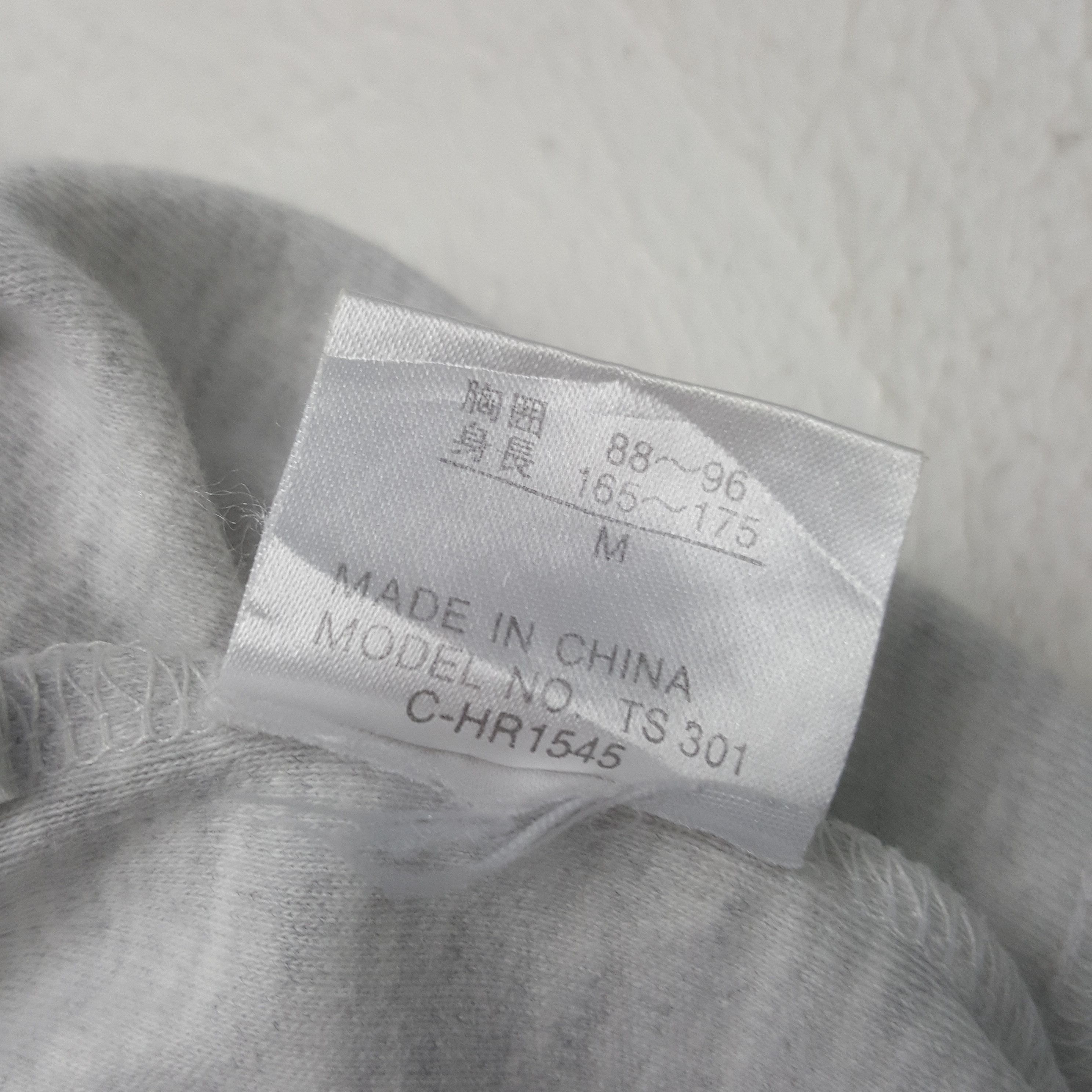 Vintage × Yves Saint Laurent Vintage Yves Saint Laurent Small Embroidery Logo Tshirt Size US L / EU 52-54 / 3 - 11 Thumbnail