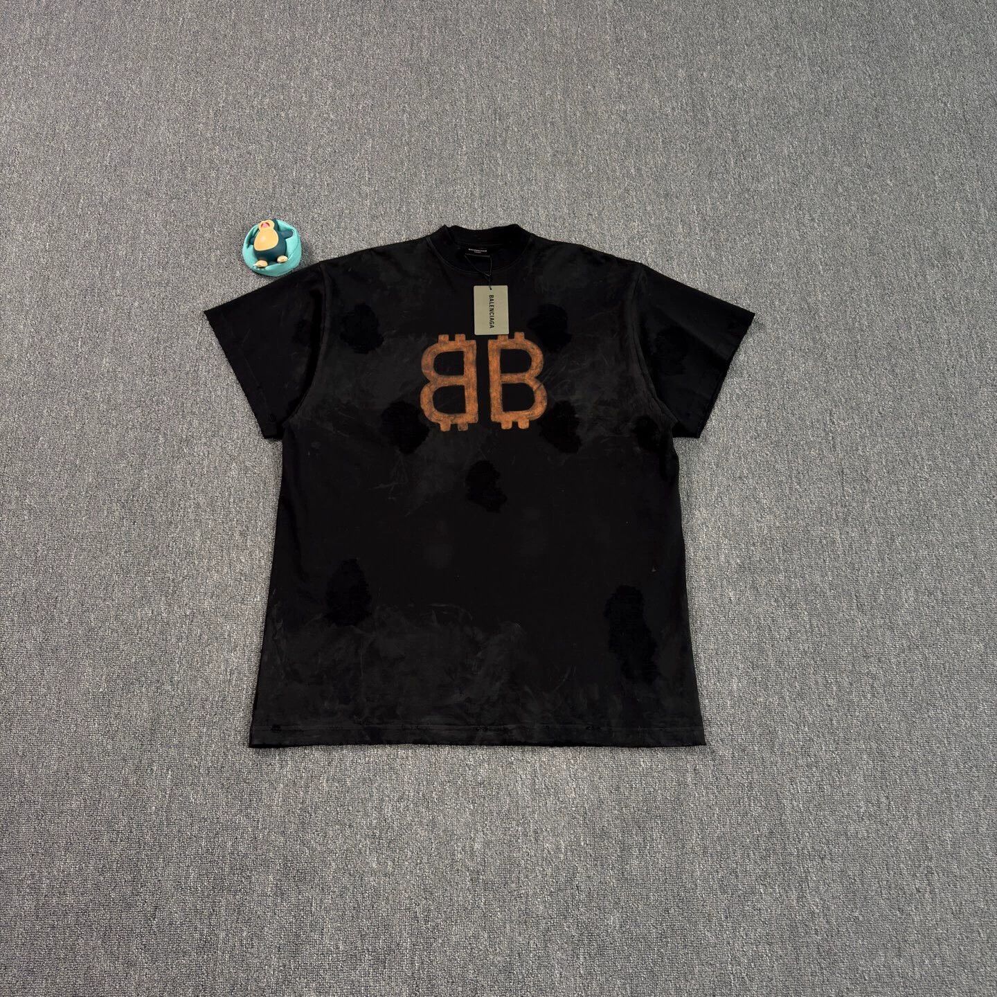 Balenciaga Balenciaga Bitcoin Print Black Short-Sleeve Tee 1 Mint Size US S / EU 44-46 / 1 - 1 Thumbnail