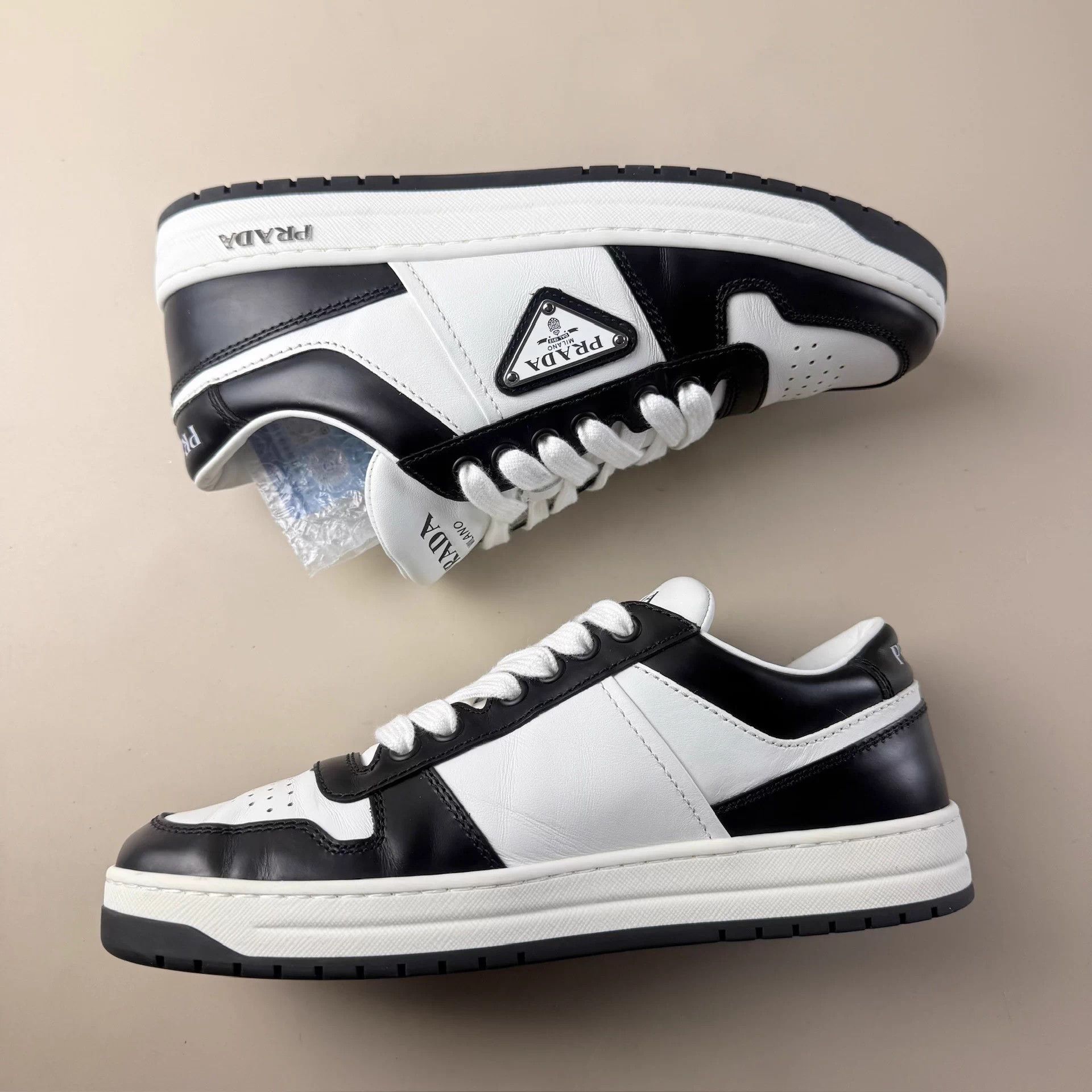 Prada Prada B&W Triangle Logo Sneakers 37 EU Size US 6 / IT 36 - 5 Thumbnail