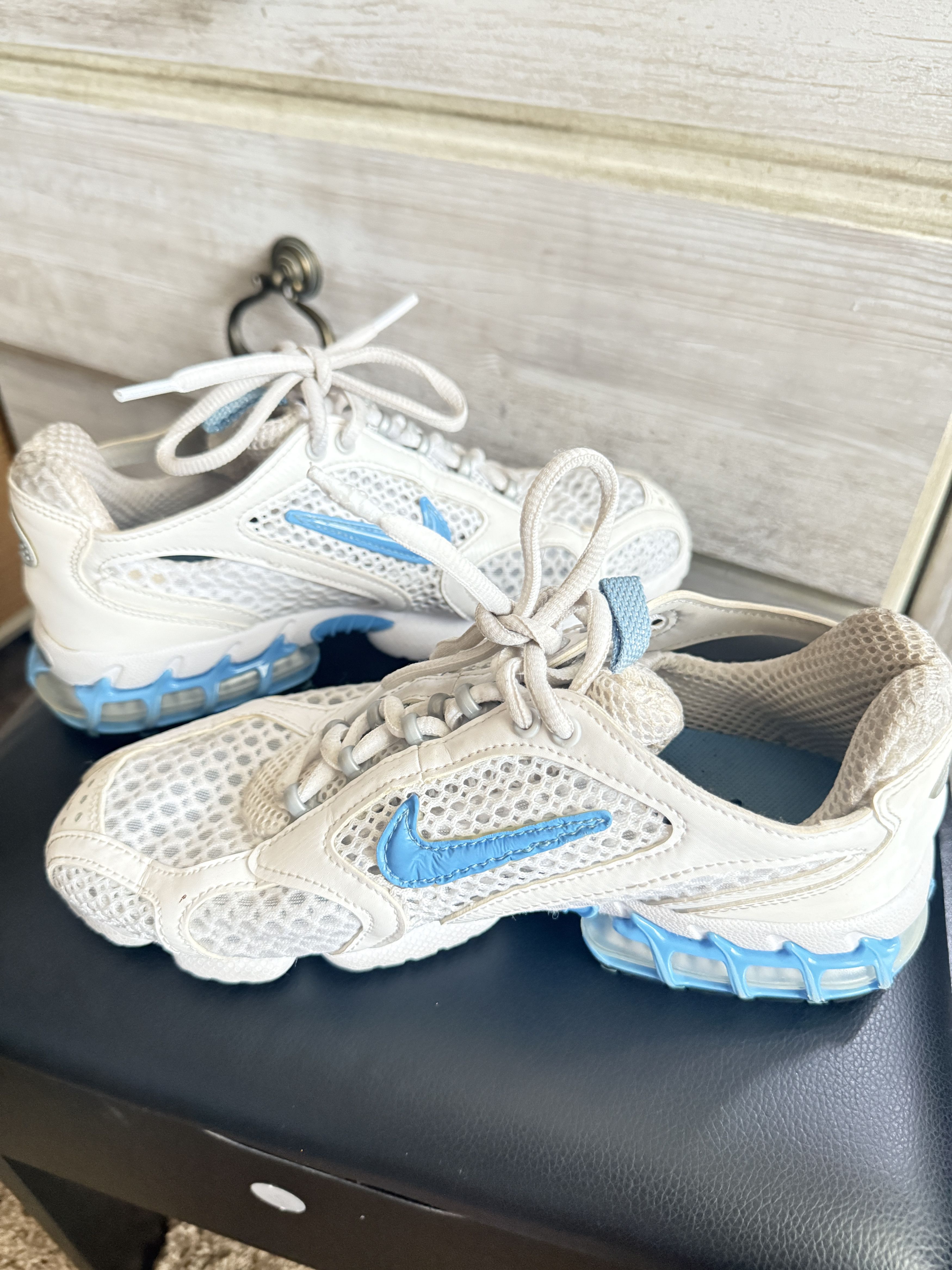 Nike WOMEN'S AIR ZOOM SPIRIDON CAGE 2 WHITE UNIVERSITY BLUE Size US 7.5 / IT 37.5 - 4 Thumbnail
