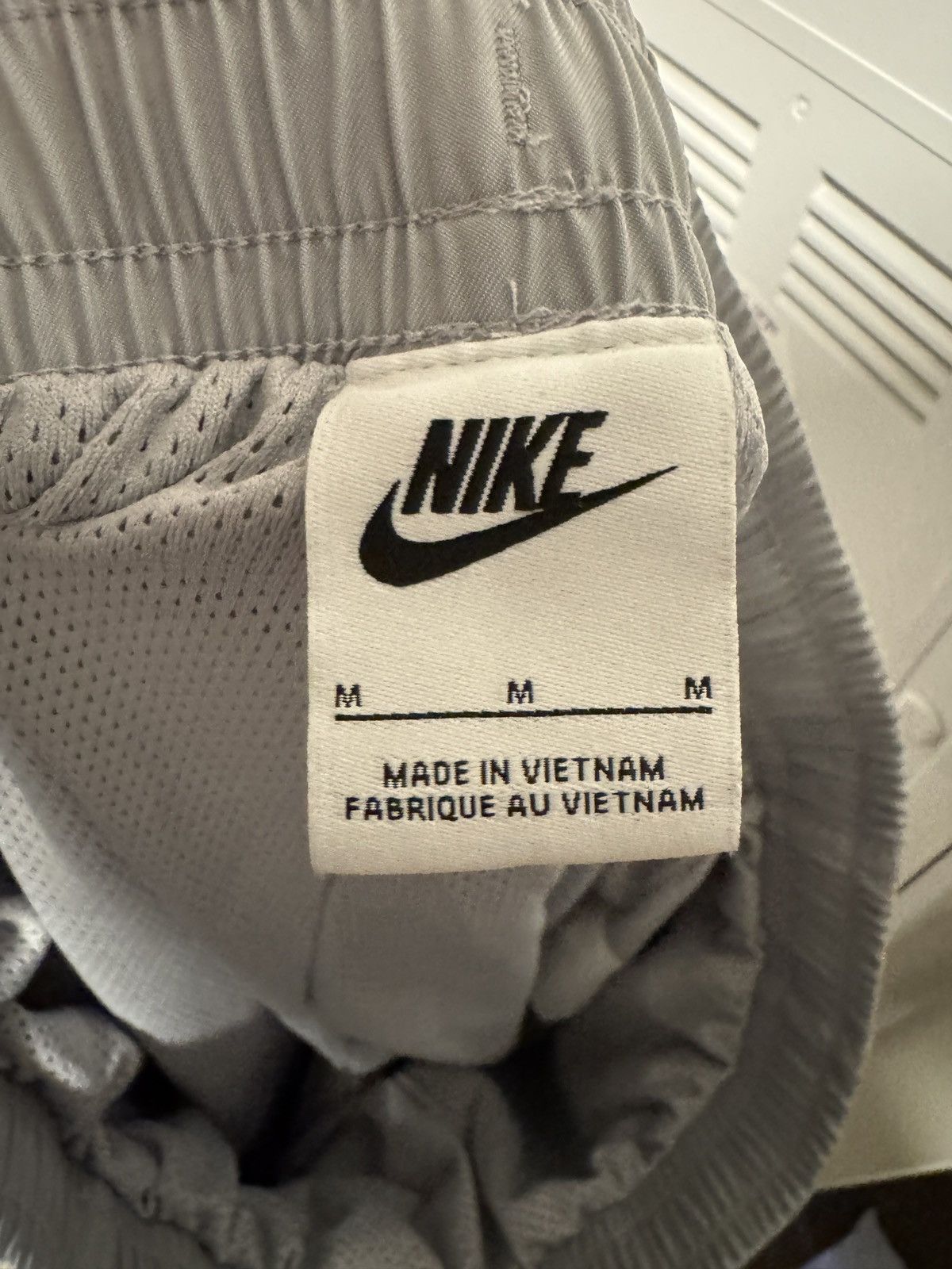 Nike Nike shorts size Medium essentials woven lined flow Size US 33 - 3 Thumbnail