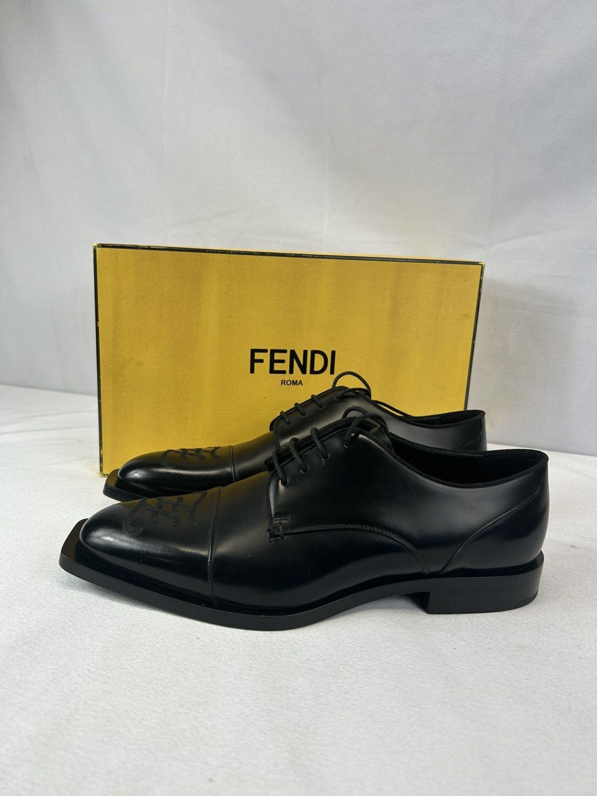 Fendi Fendi Karligraphy Derby Shoes