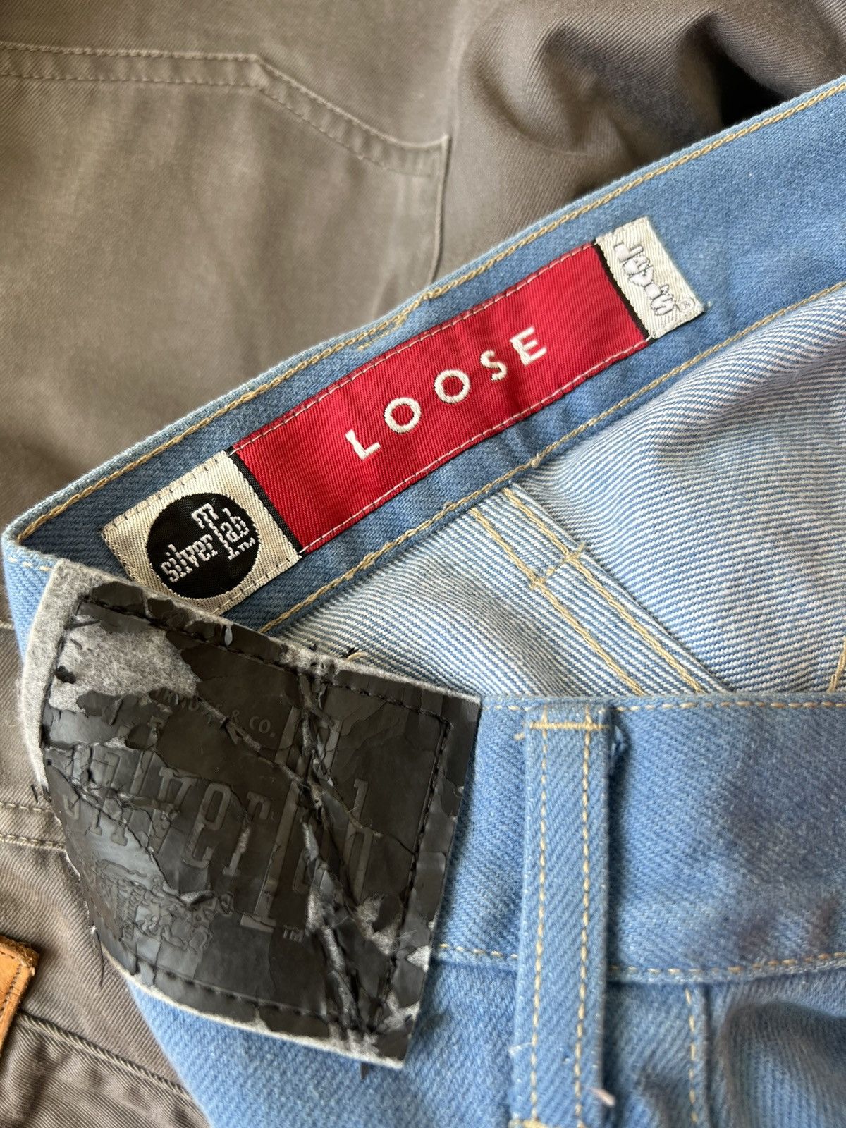Levi's VTG 90s Levi’s Silvertab Muddy Turquoise Denim Loose Jeans Size US 31 - 25 Thumbnail