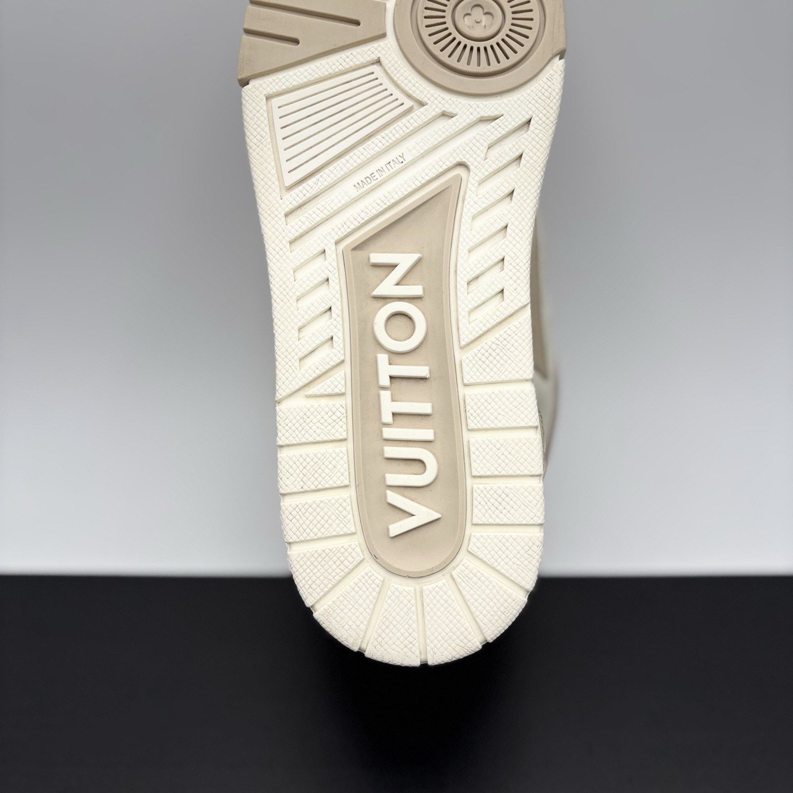 Louis Vuitton Louis Vuitton Skate ' Beige White ' | EXCELLENT COND! Size US 8.5 / EU 41-42 - 9 Thumbnail