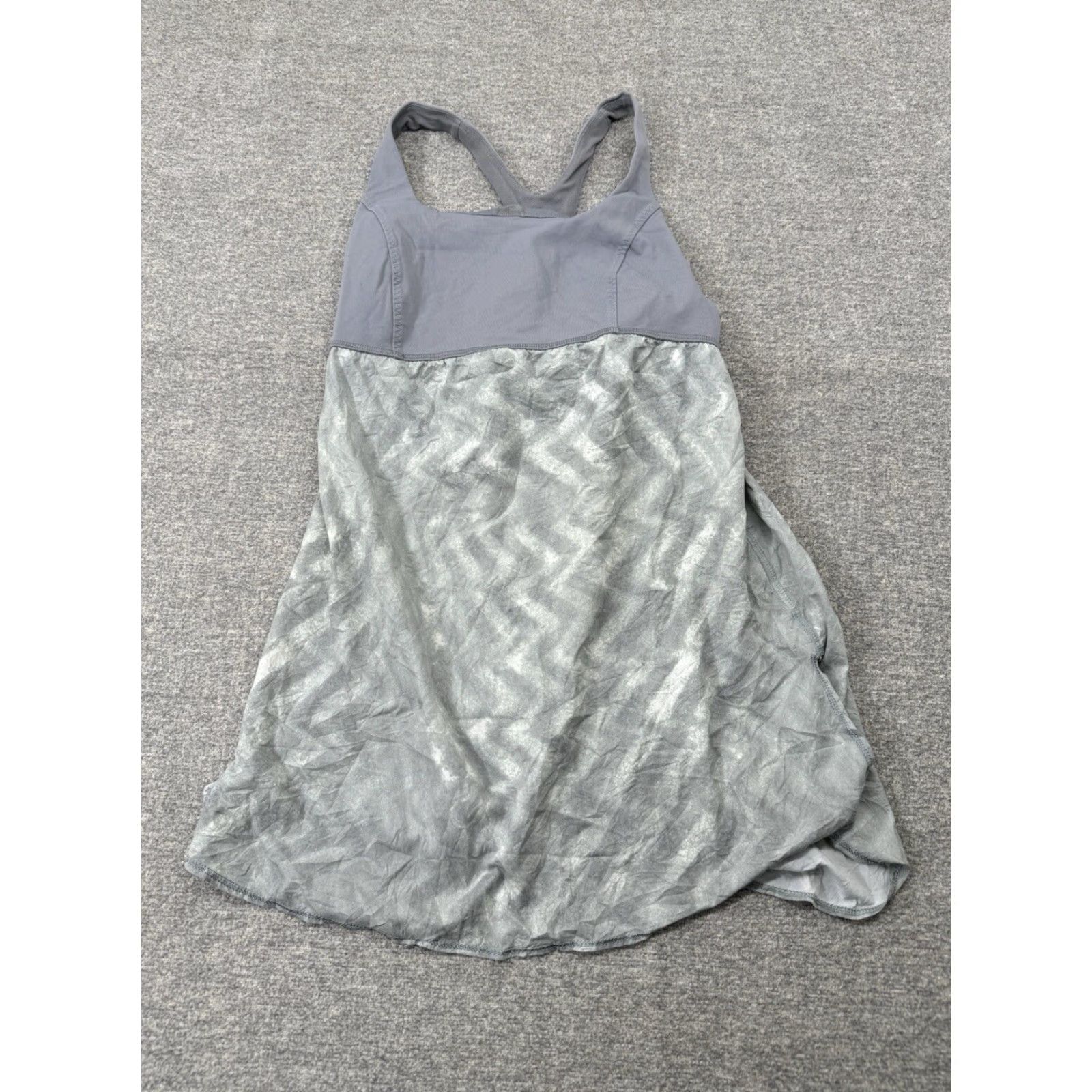 Lululemon Lululemon Tank Top Women's Athletic Size 4 Gray Chevron Pattern Sport Bras Bra Top Pullover" Size S / US 4 / IT 40 - 2 Thumbnail