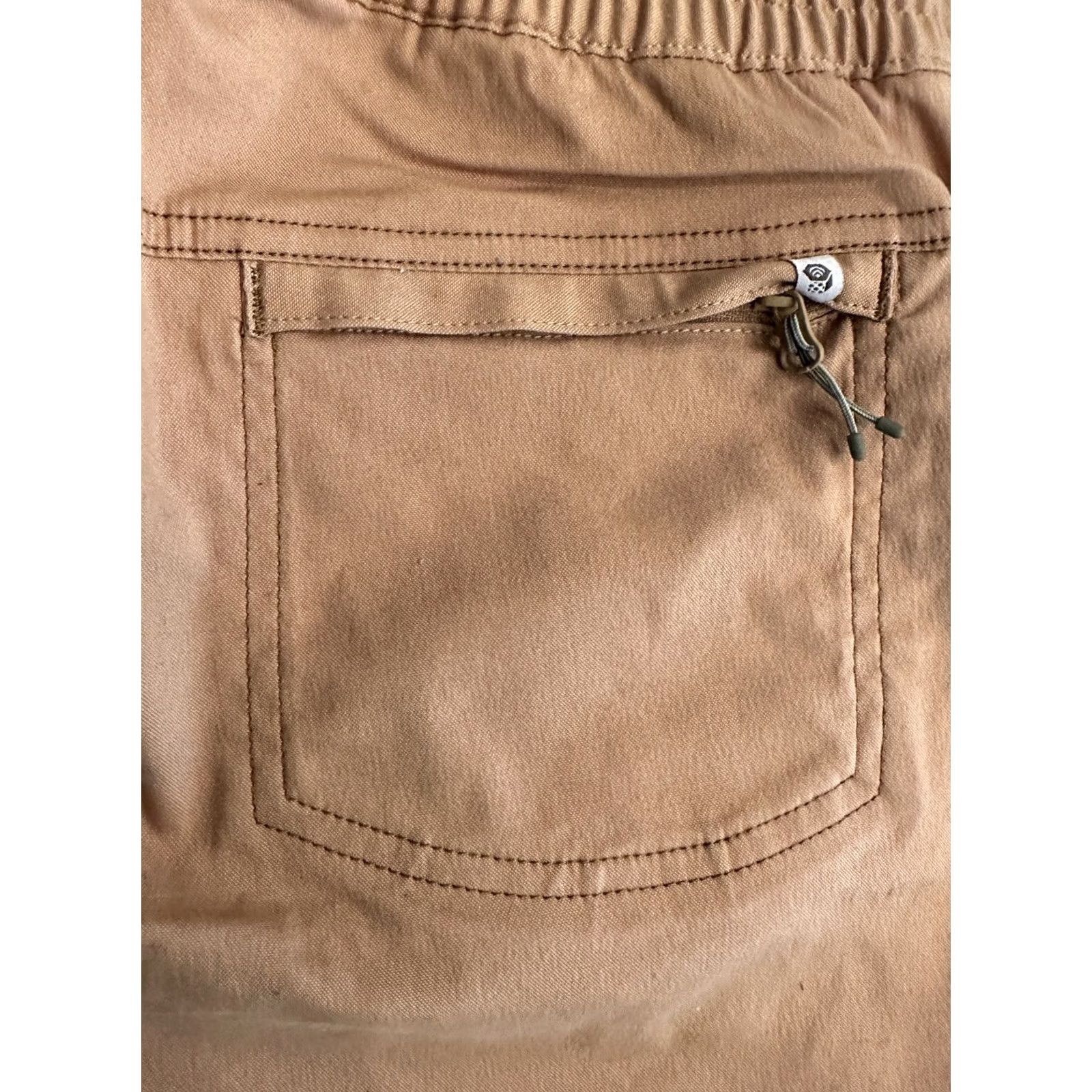 Mountain Hardwear VINTAGE Mountain Hardwear Women’s Khaki Nylon Cargo Shorts Size 2 4” Inseam Size 24" / US 00 / IT 34 - 7 Thumbnail