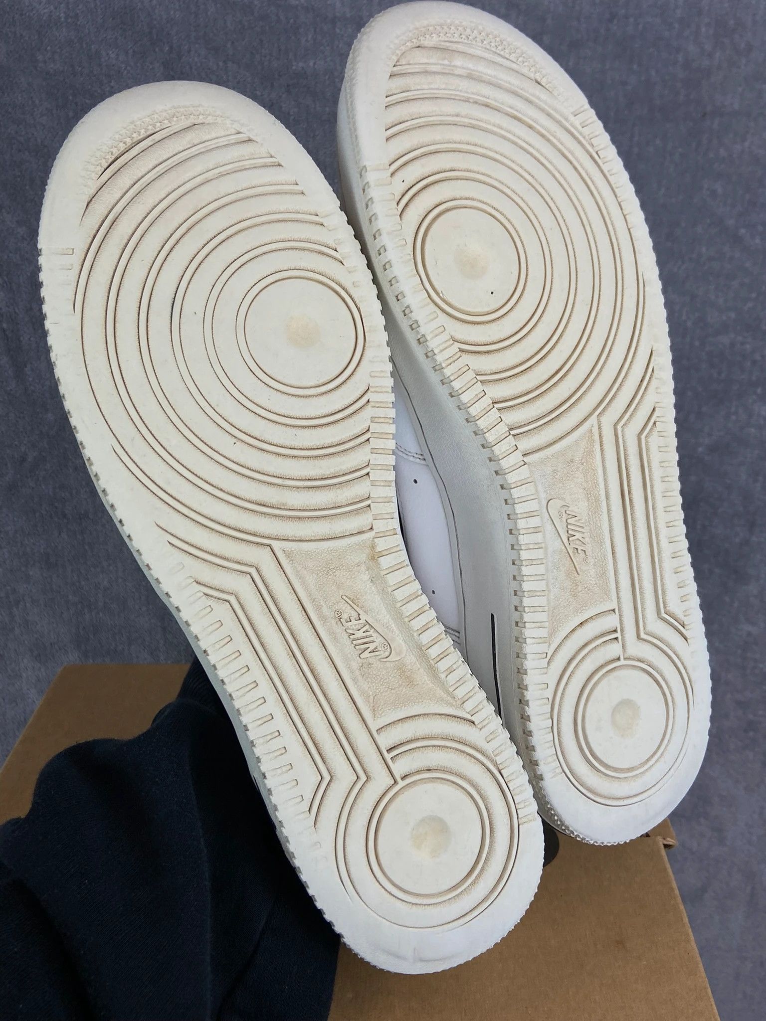 Nike Nike Air Force 1 white sneakers with black swoosh Size US 13 / EU 46 - 9 Thumbnail