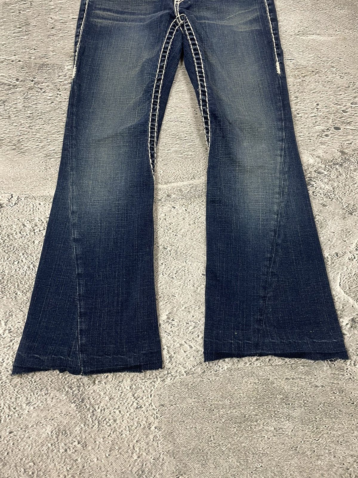 True Religion True Religion blue jeans flared bootcut white stitching Joey Size 28" / US 6 / IT 42 - 10 Thumbnail