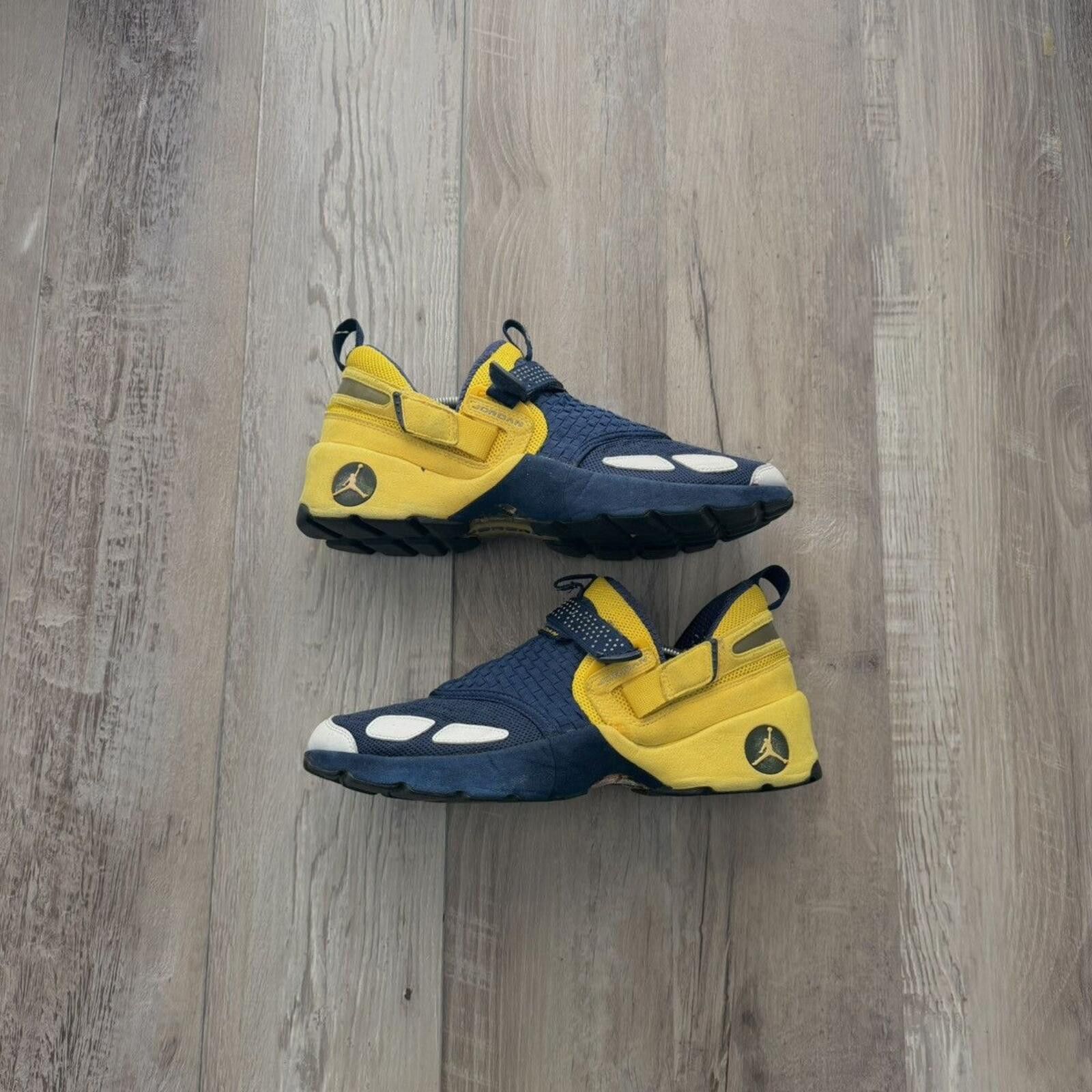 Jordan Brand NIKE • JORDAN Trunner "Midnight Navy Yellow Streak" (13M) Size US 13 / EU 46 - 1 Thumbnail