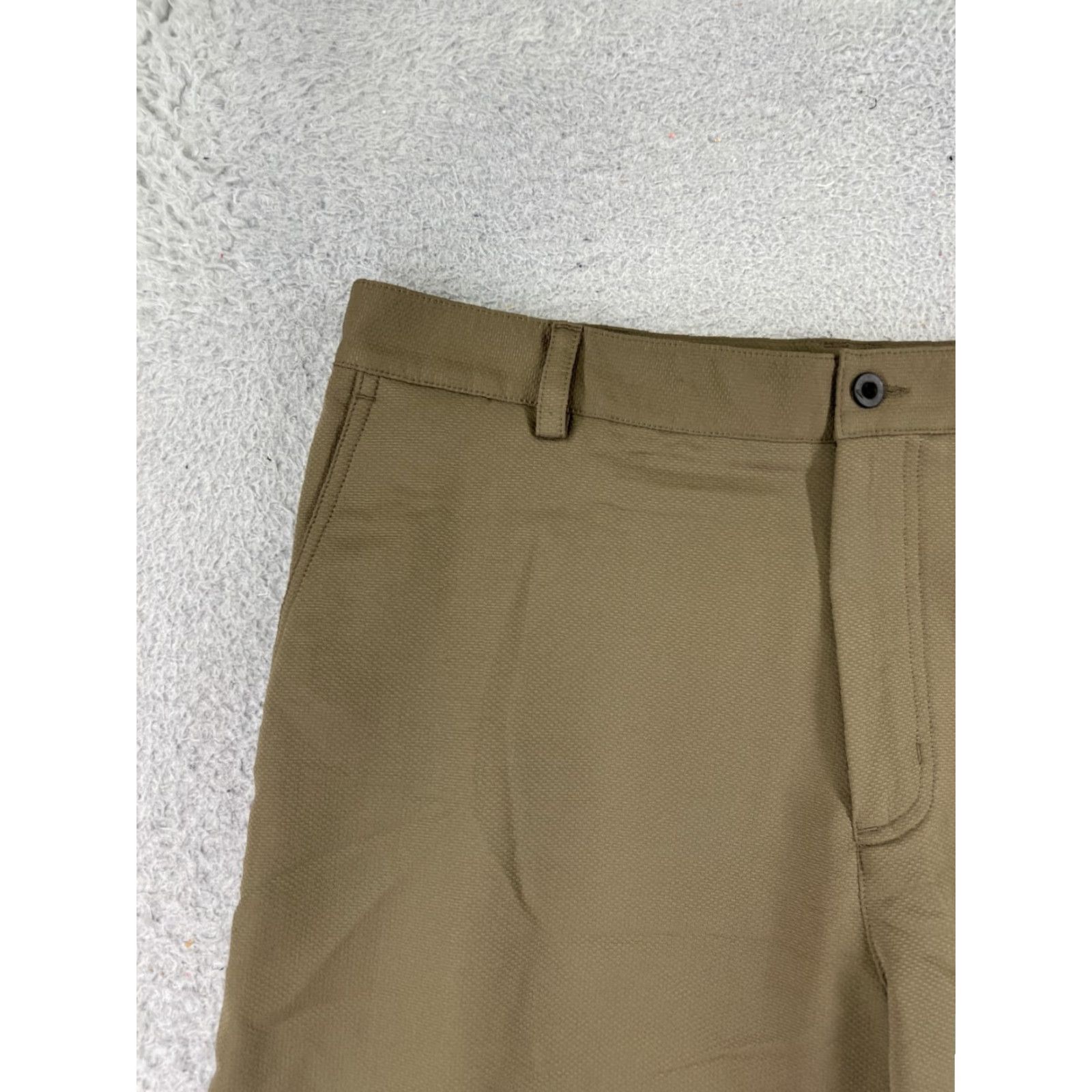 Nike VINTAGE Nike Shorts Men 34 Beige Polyester Golf Pockets 32x10 Swoosh Casual Spring Summer Gym Size US 34 / EU 50 - 7 Thumbnail