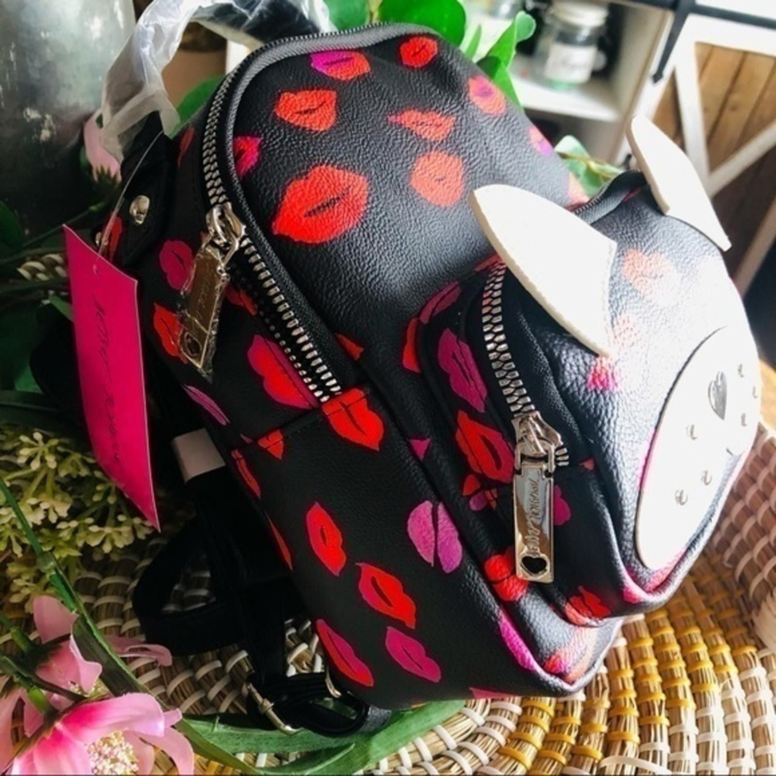 Designer Betsey Johnson Lip Print Dog Back Pack NWT Size ONE SIZE - 3 Thumbnail